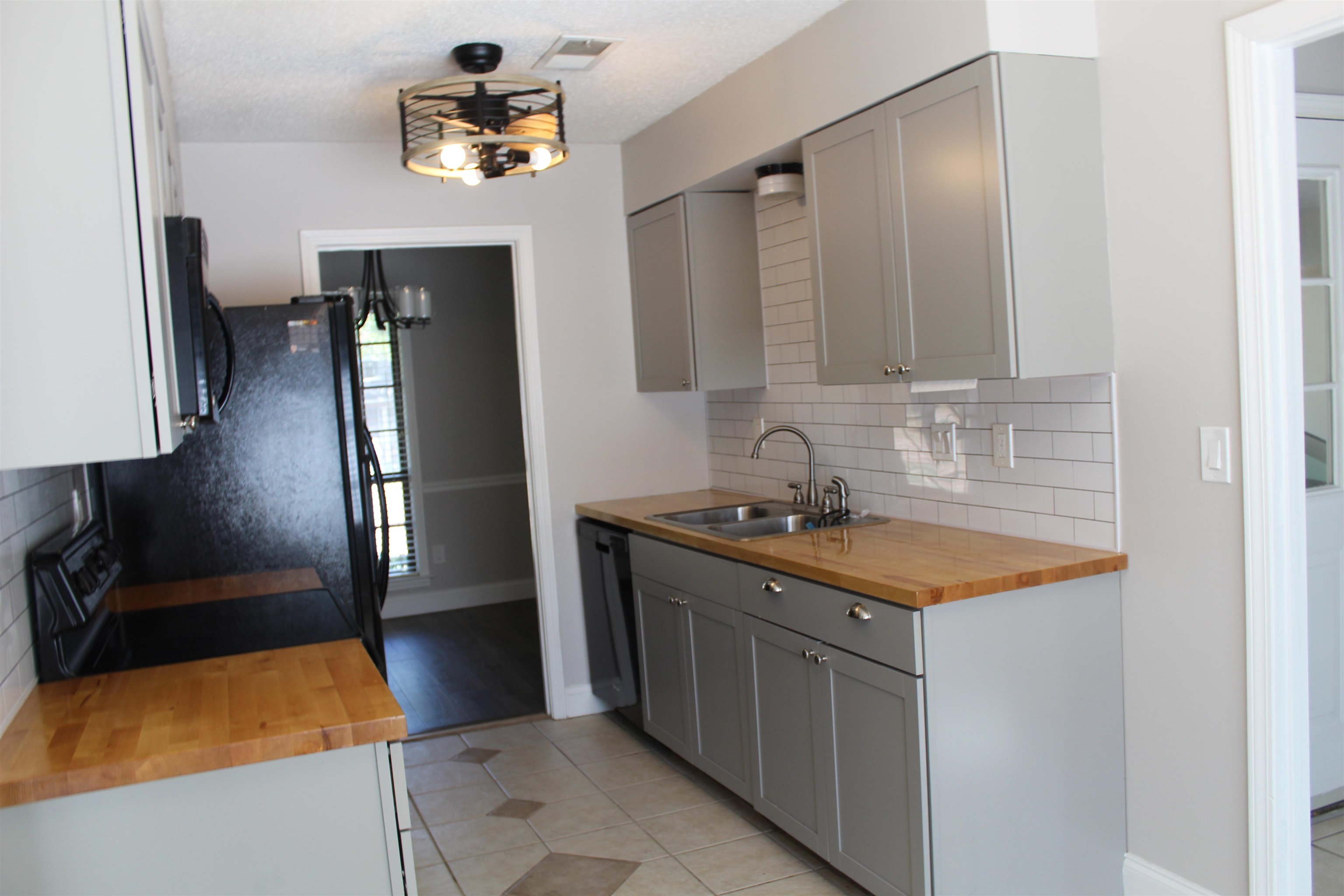 3100 Mary Elizabeth Dr Property Photo 5