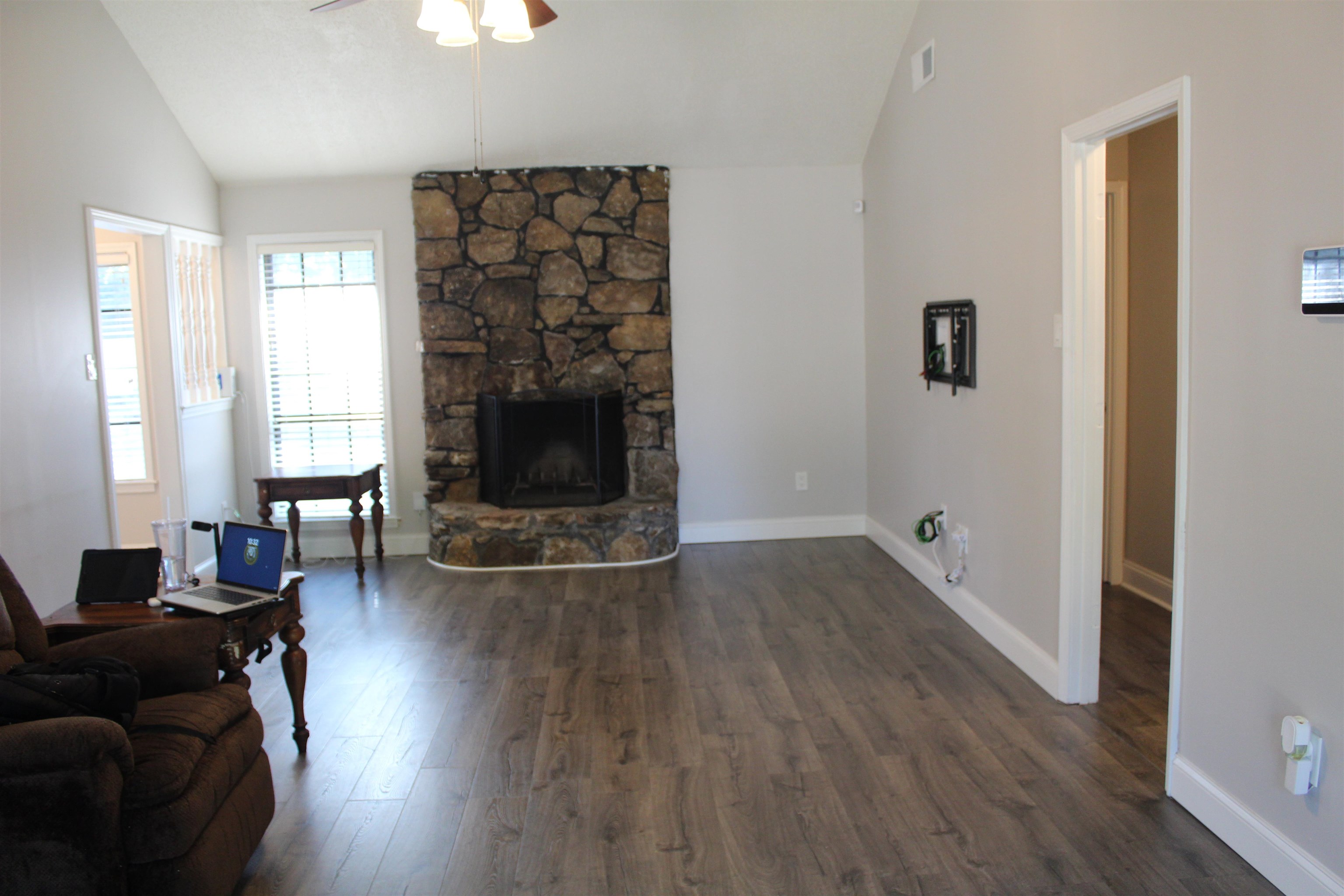 3100 Mary Elizabeth Dr Property Photo 7