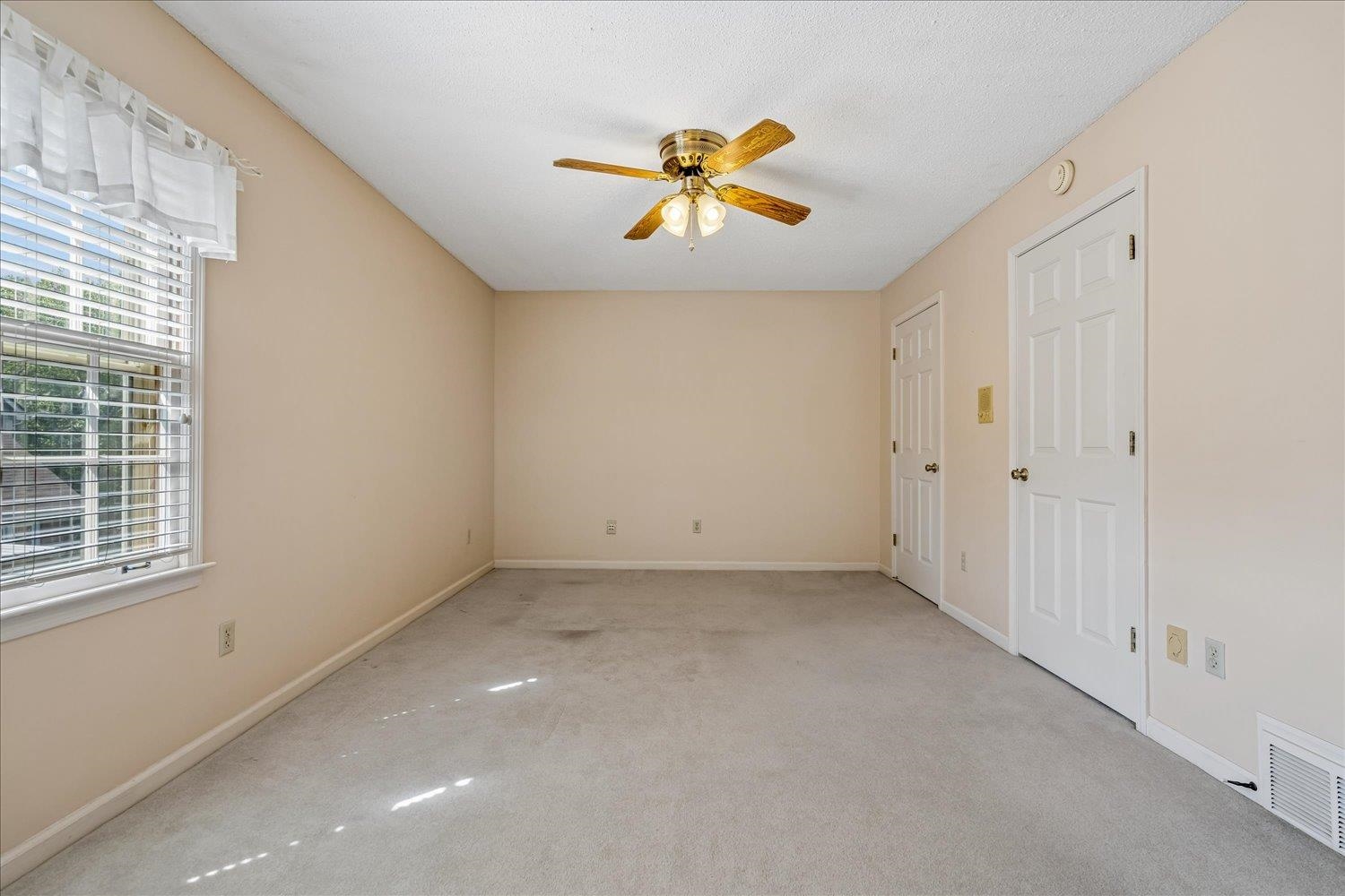 8383 Rochester Cv Property Photo 28