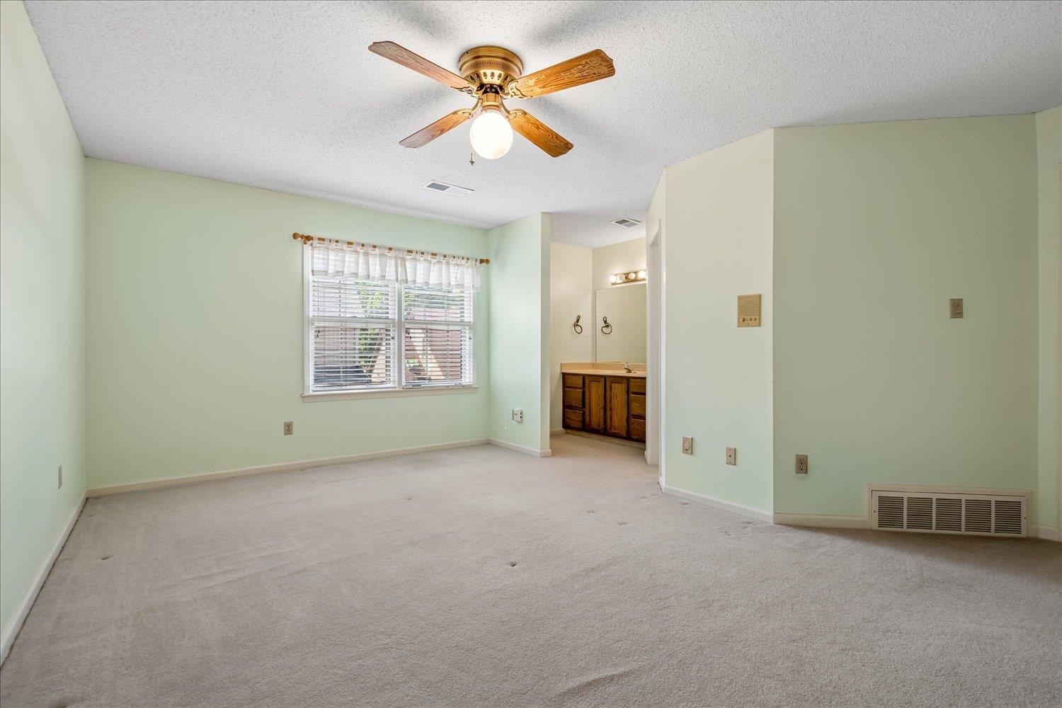 8383 Rochester Cv Property Photo 31