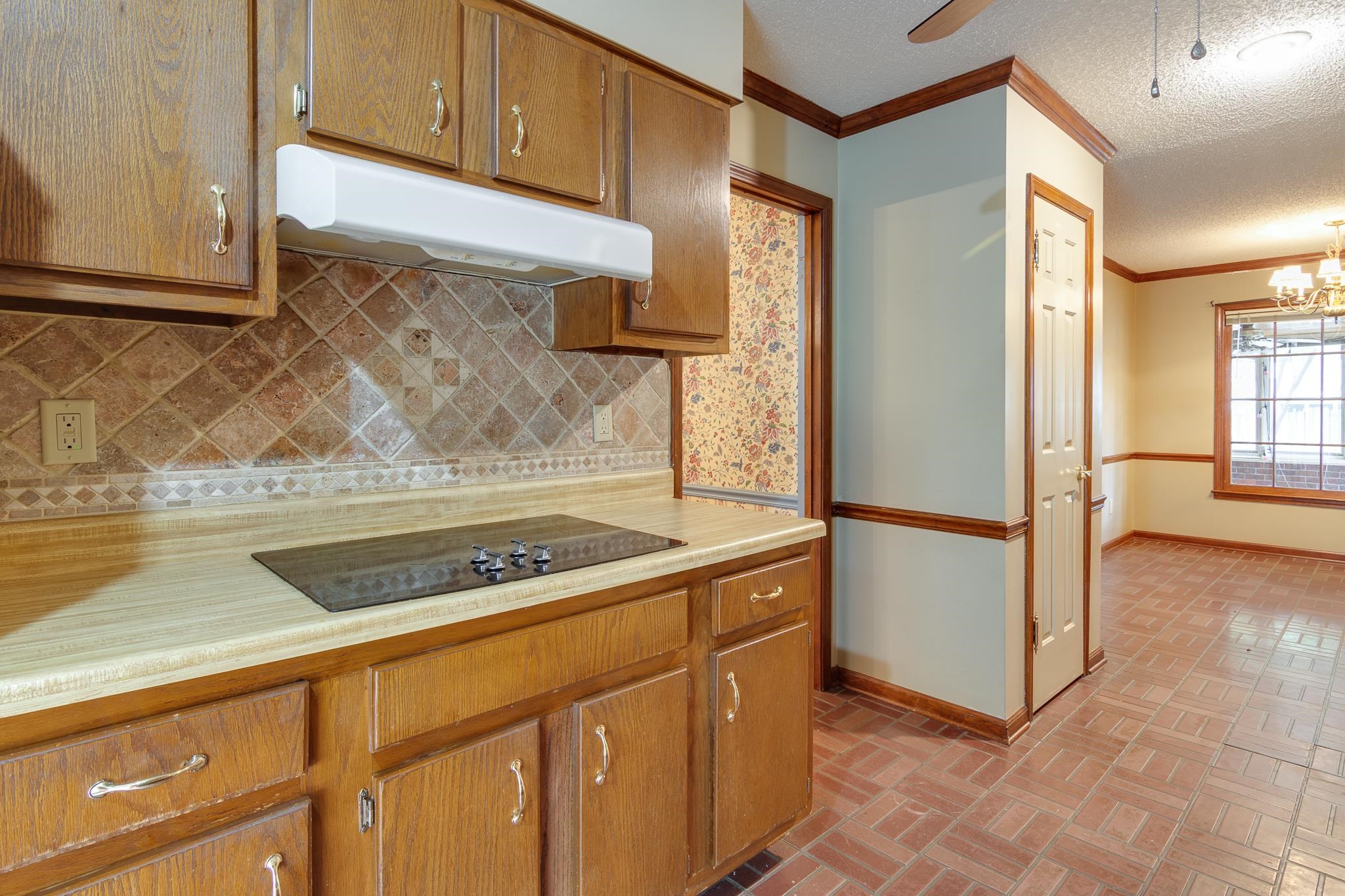 6733 Amersham Dr Property Photo 5