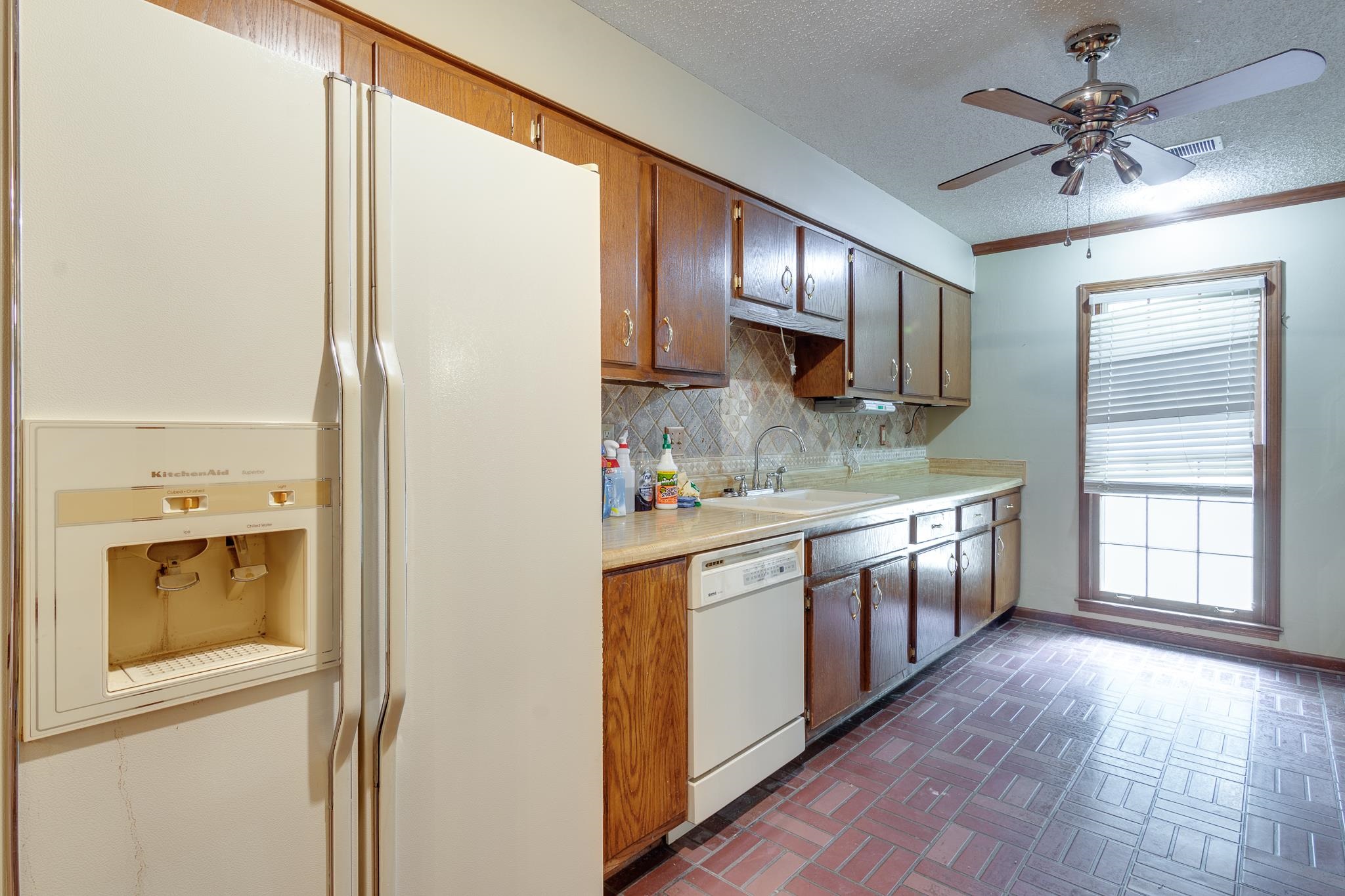 6733 Amersham Dr Property Photo 6