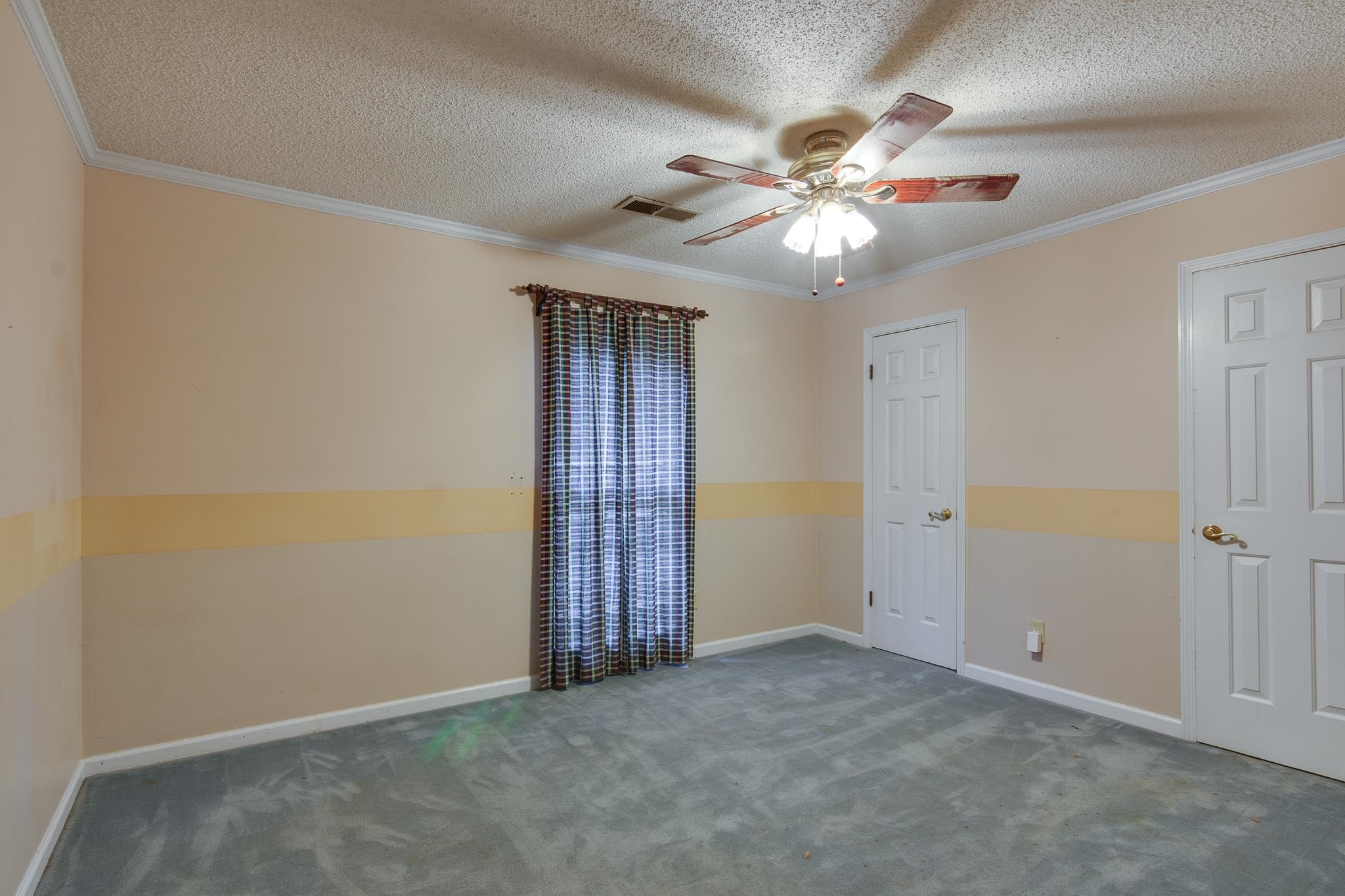 6733 Amersham Dr Property Photo 12