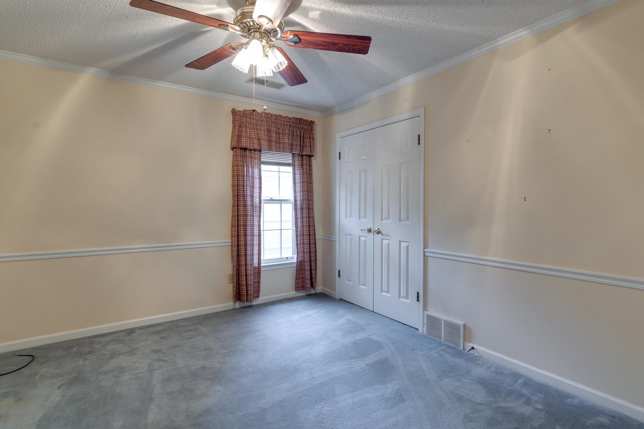 6733 Amersham Dr Property Photo 13