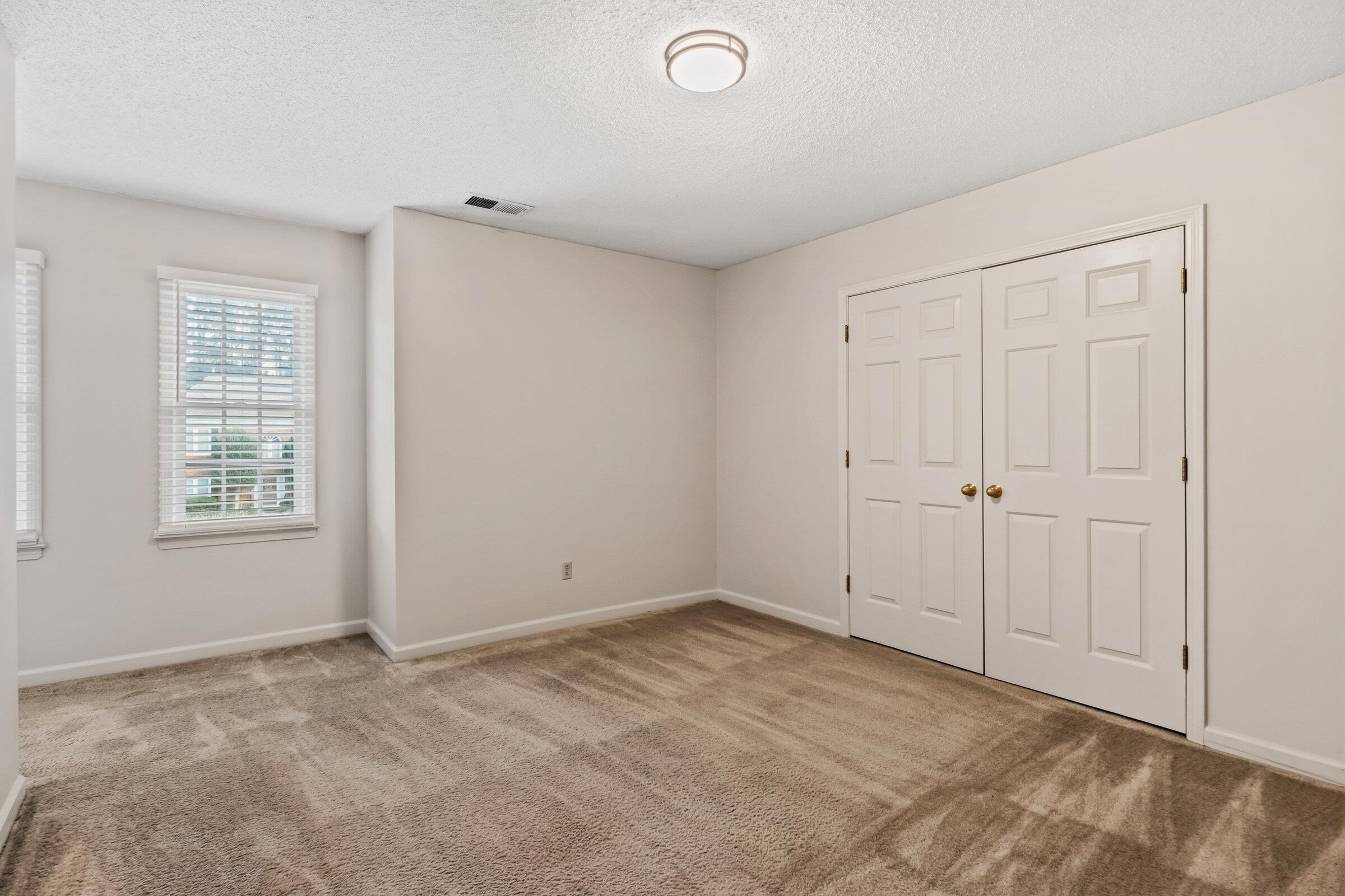 2135 Oaklawn Ln Property Photo 21