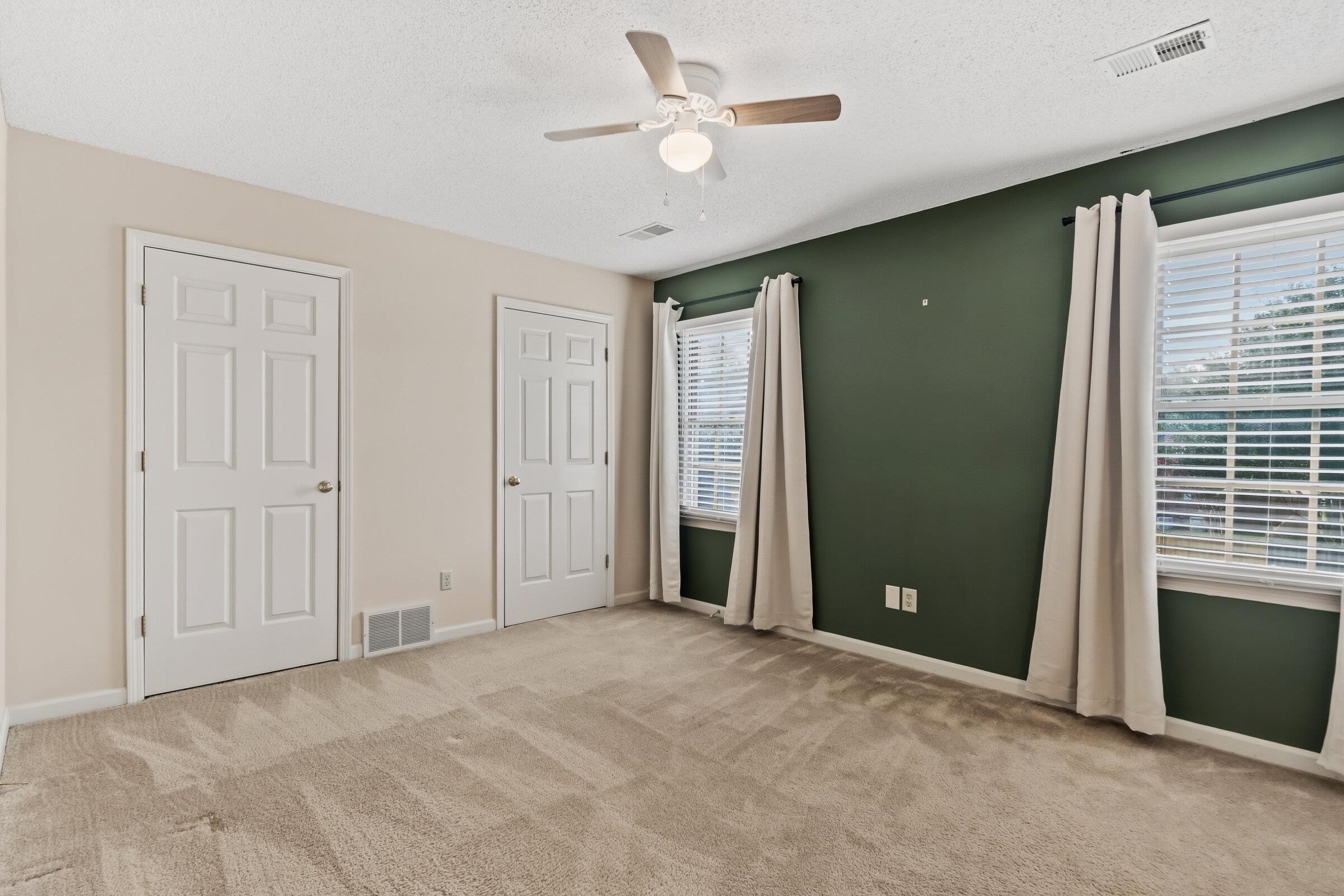 2135 Oaklawn Ln Property Photo 23