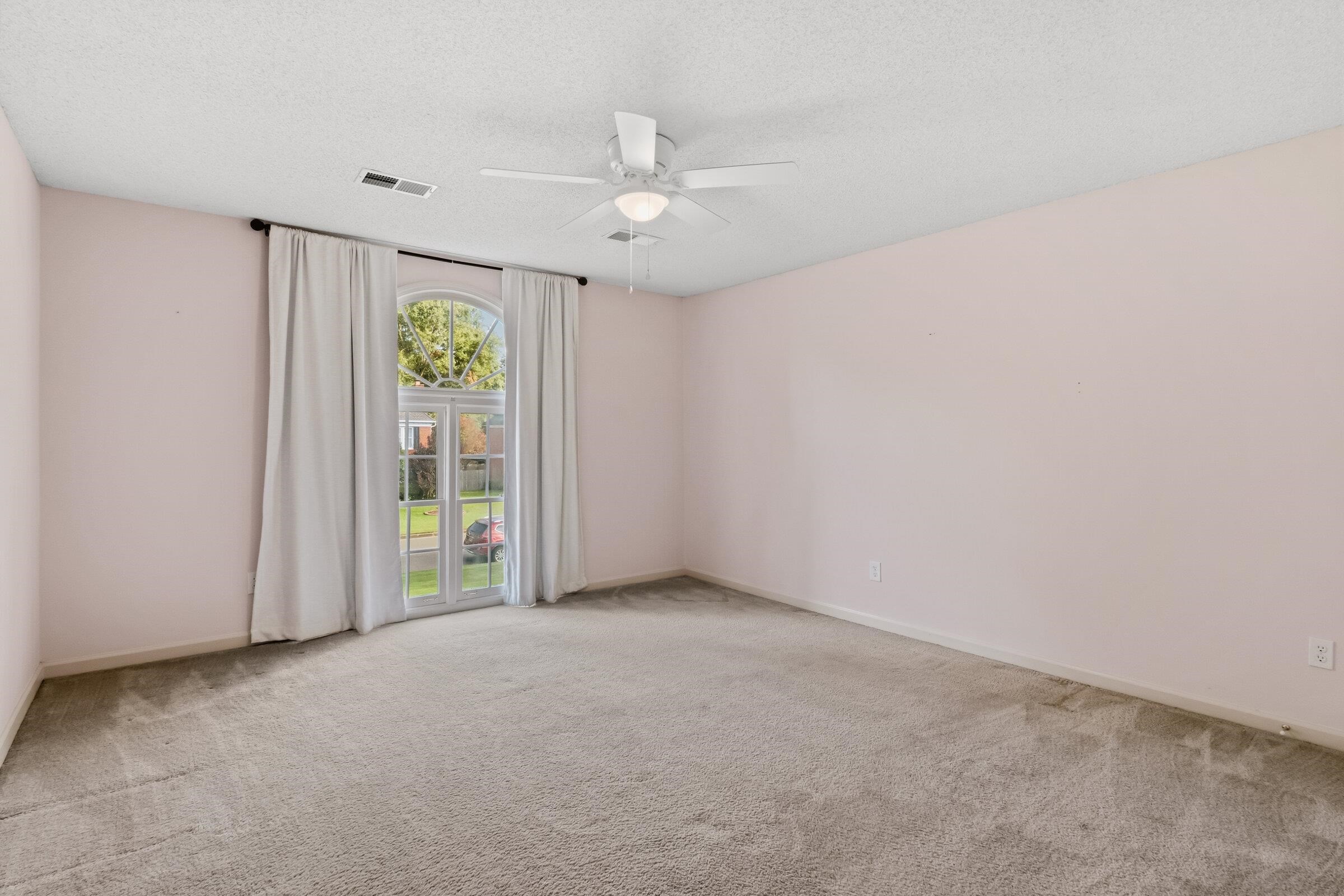 2135 Oaklawn Ln Property Photo 27