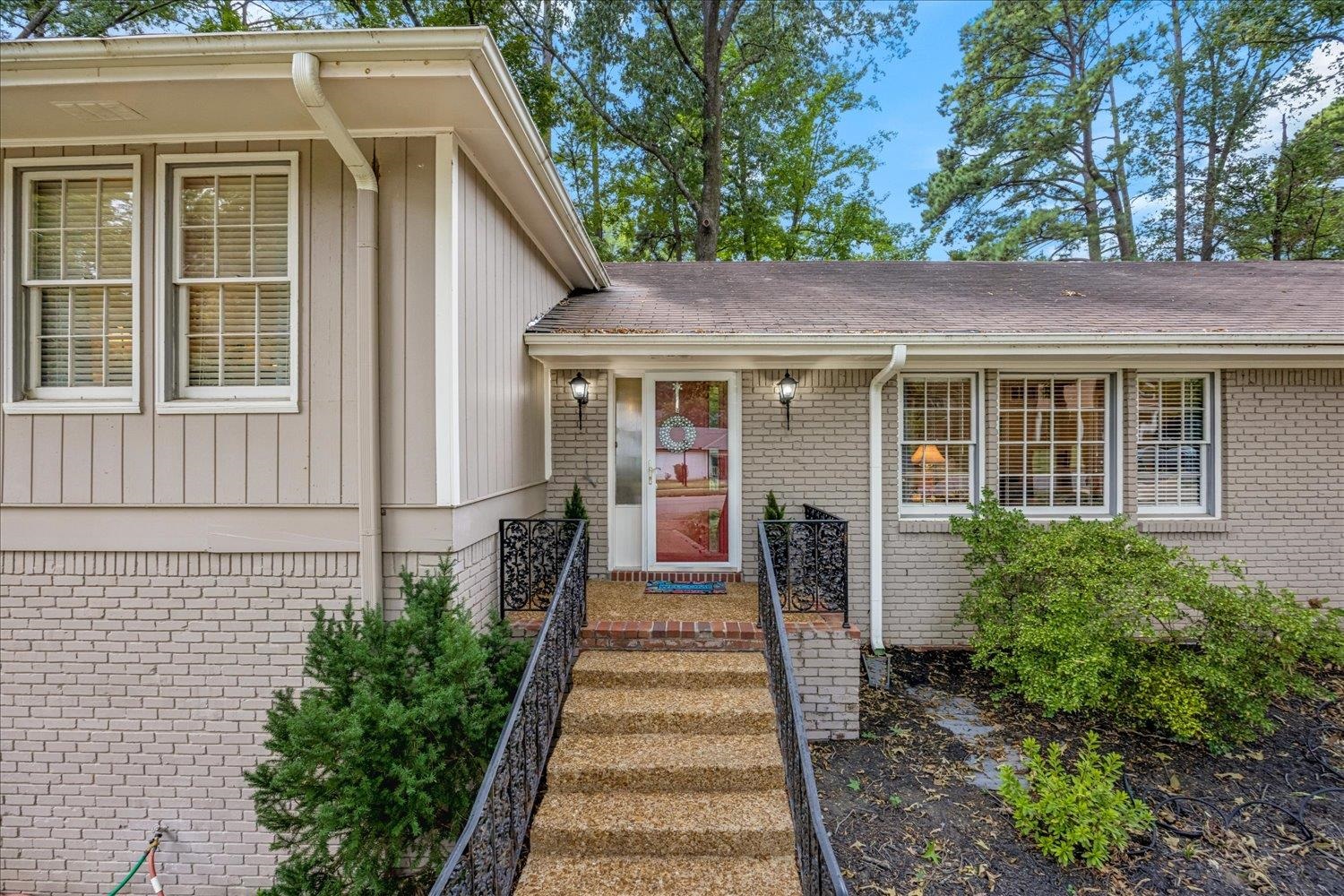 6823 Robin Perch Cv Property Photo 4