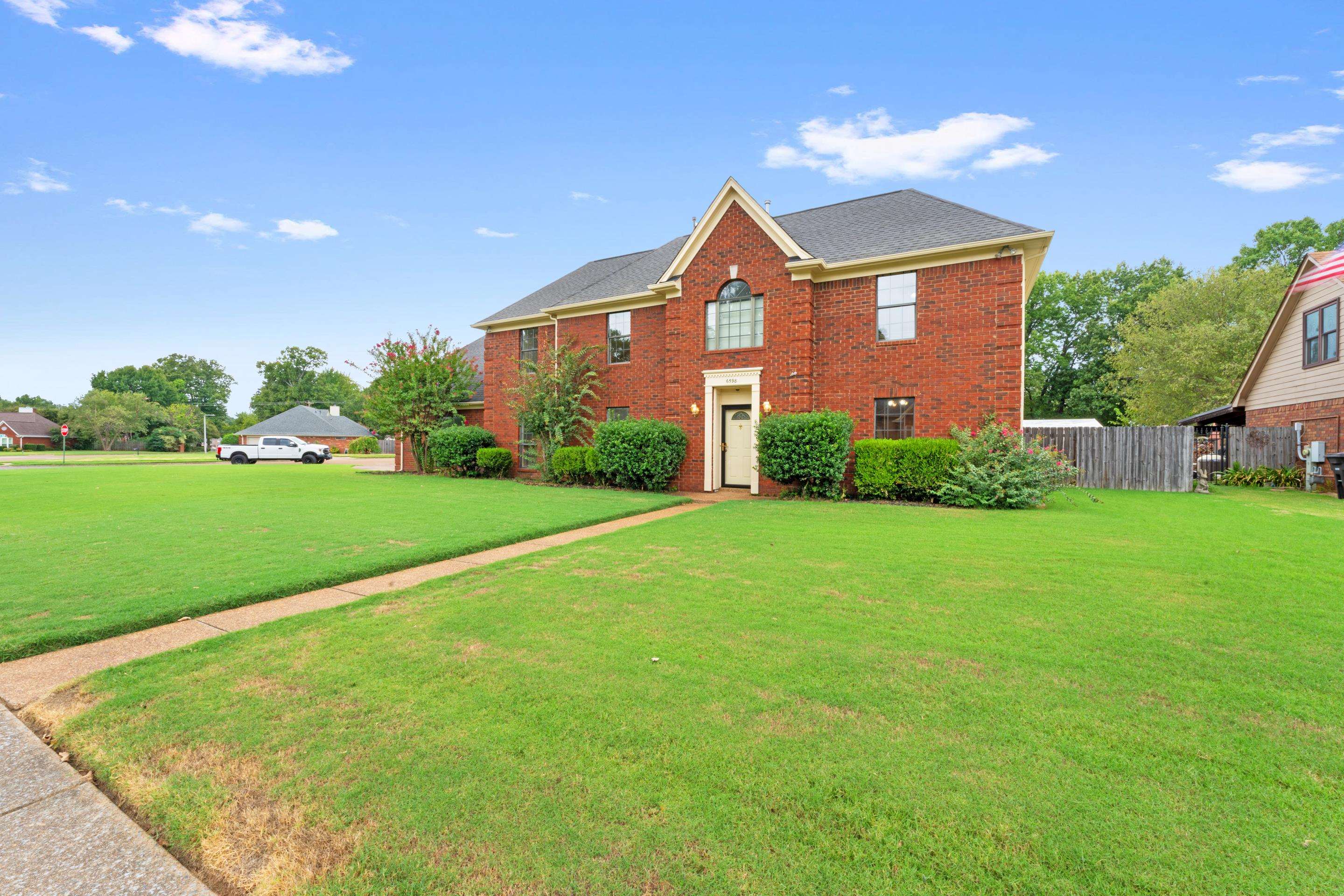 6598 Stonetrace Dr Property Photo 2