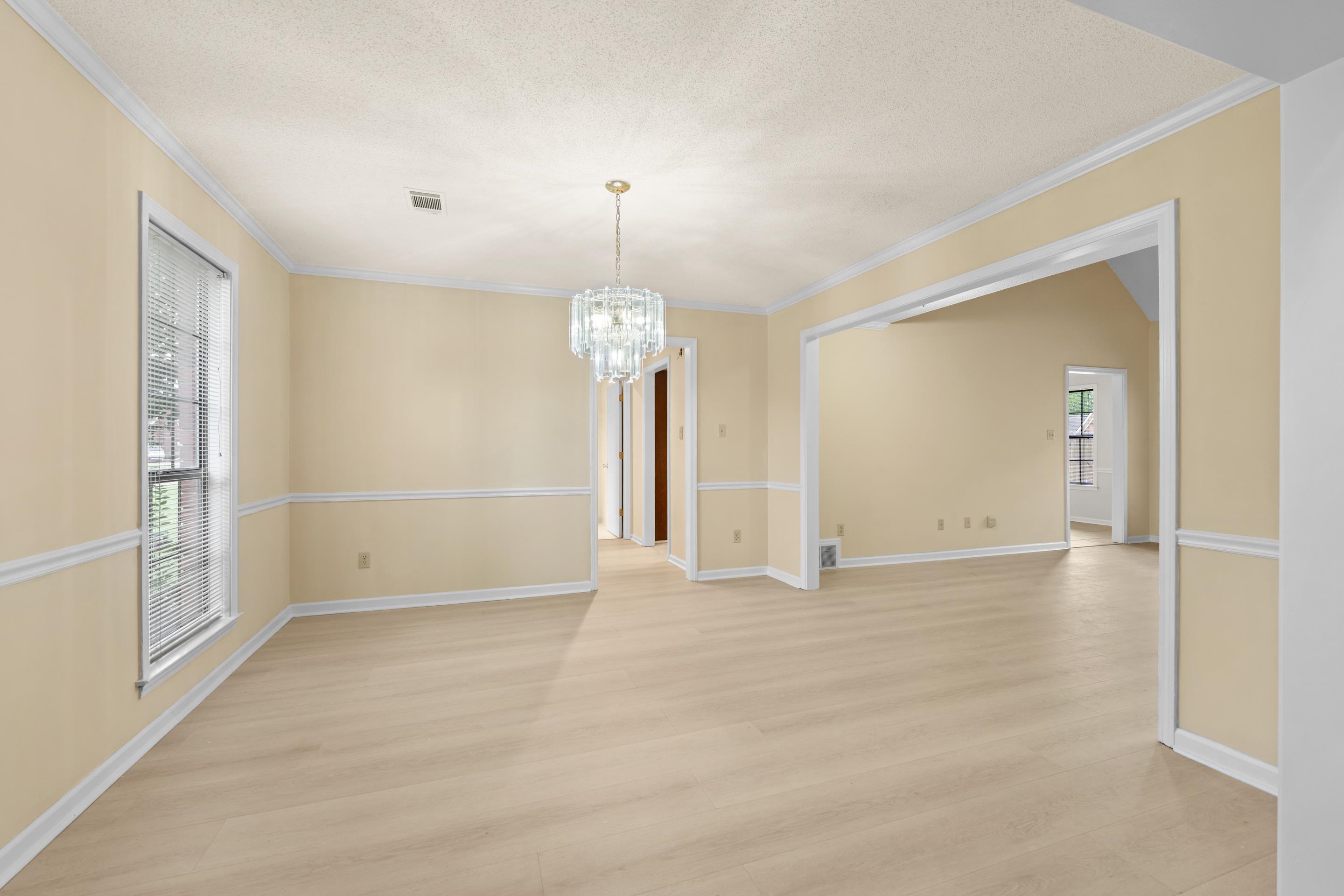 6598 Stonetrace Dr Property Photo 4