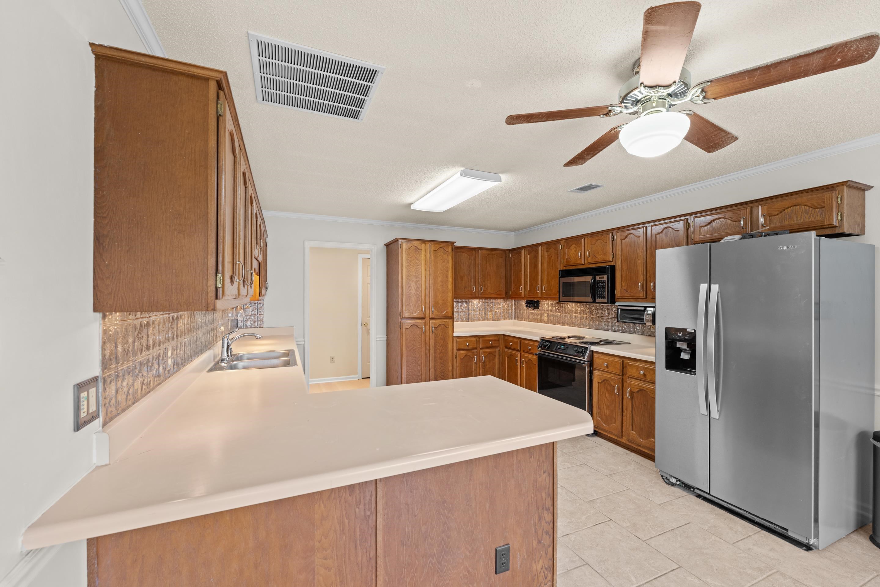 6598 Stonetrace Dr Property Photo 8
