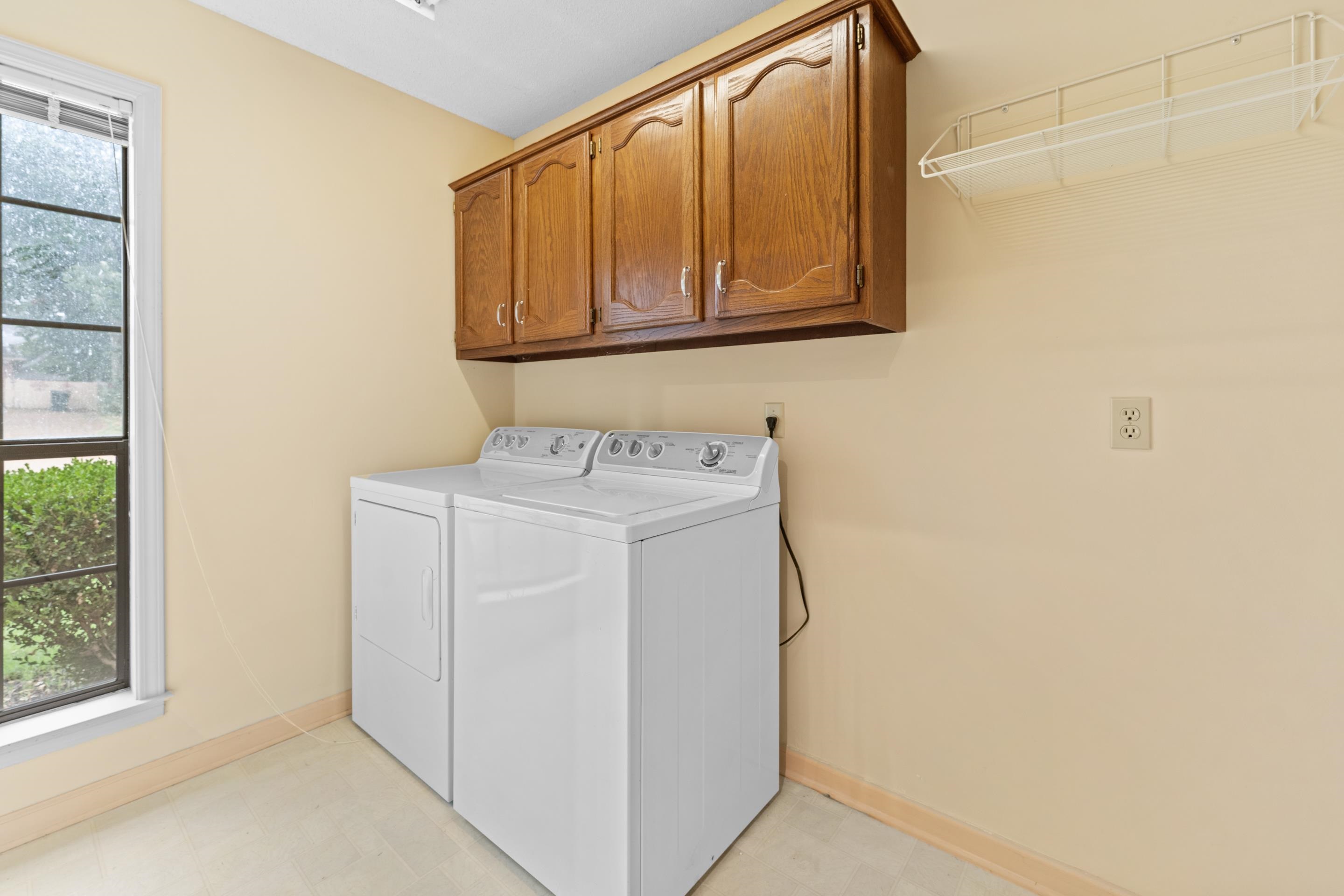 6598 Stonetrace Dr Property Photo 11