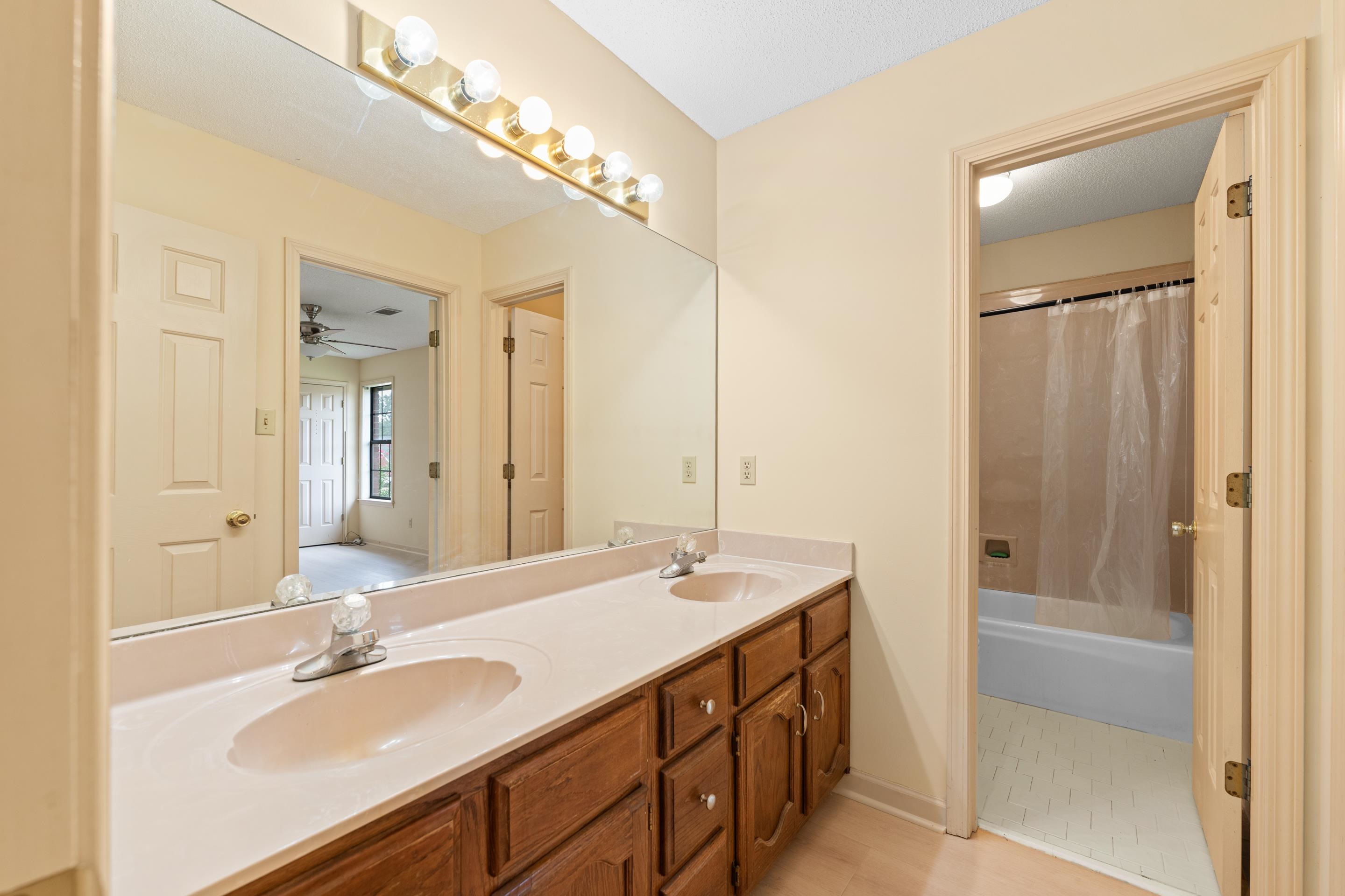 6598 Stonetrace Dr Property Photo 20