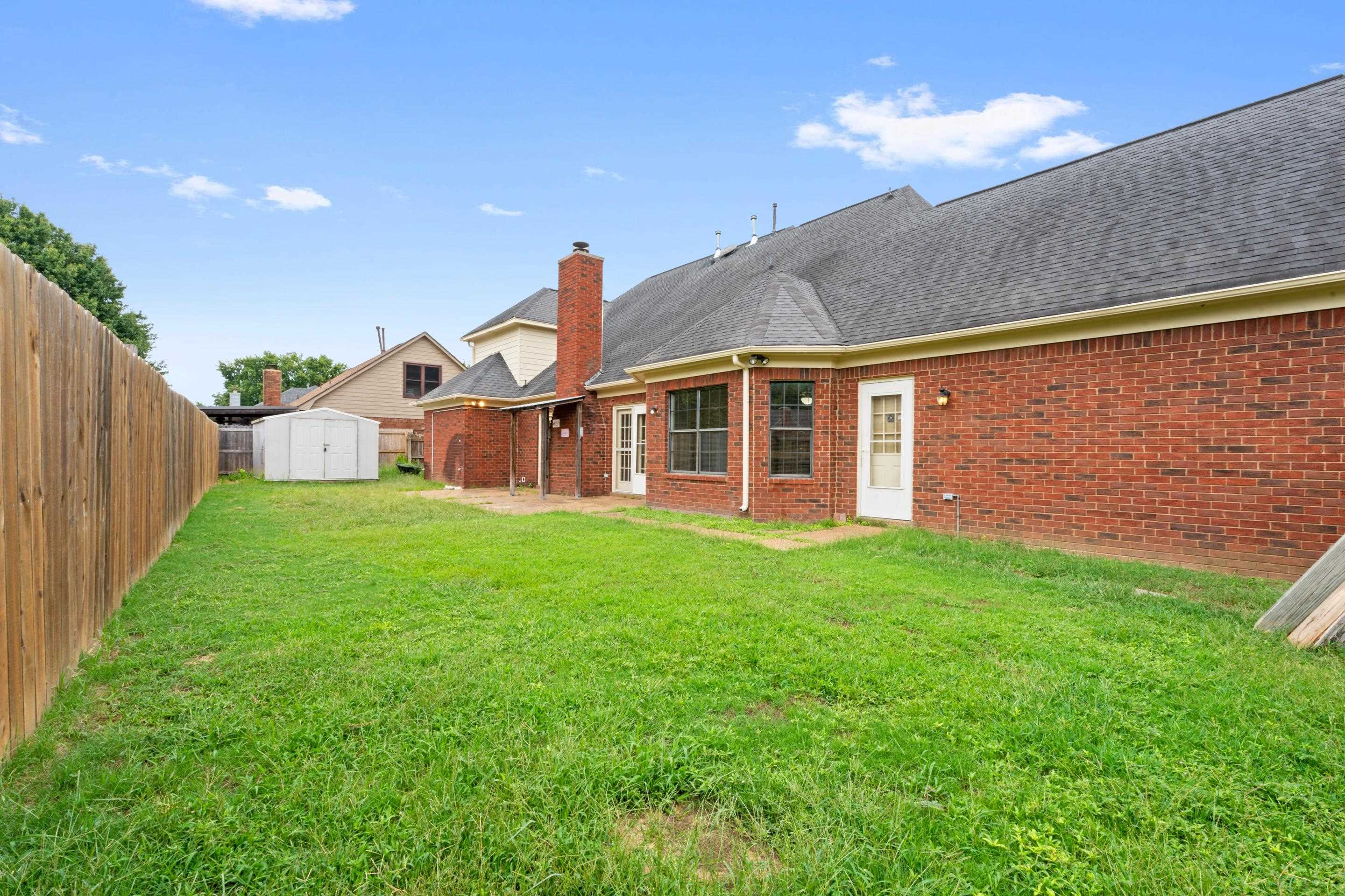 6598 Stonetrace Dr Property Photo 23