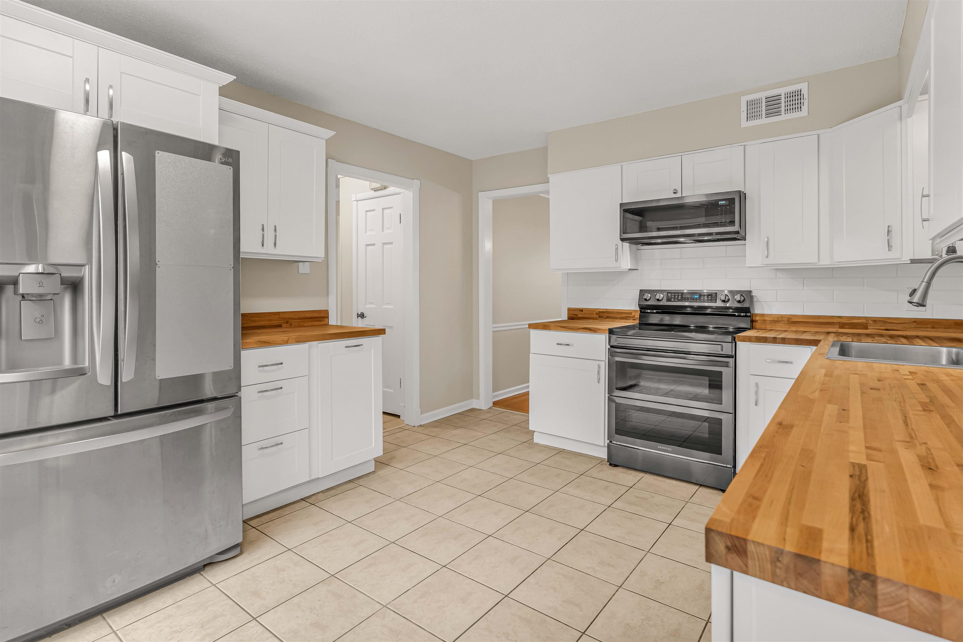 5642 Ackerman Cv Property Photo 2