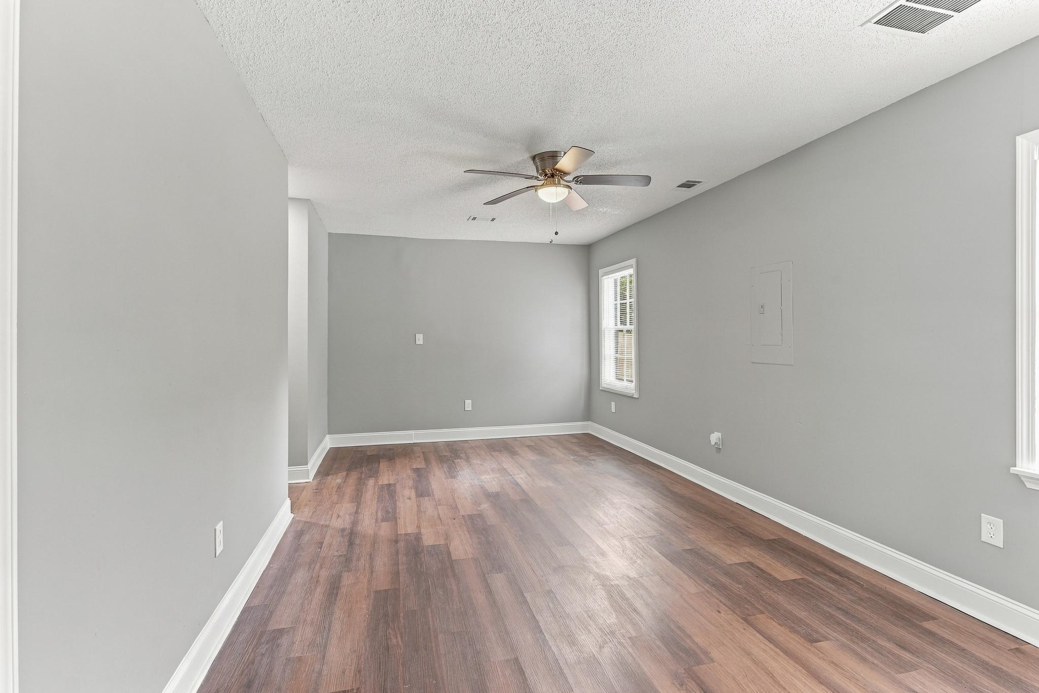 1686 Alta Vista Dr Property Photo 24