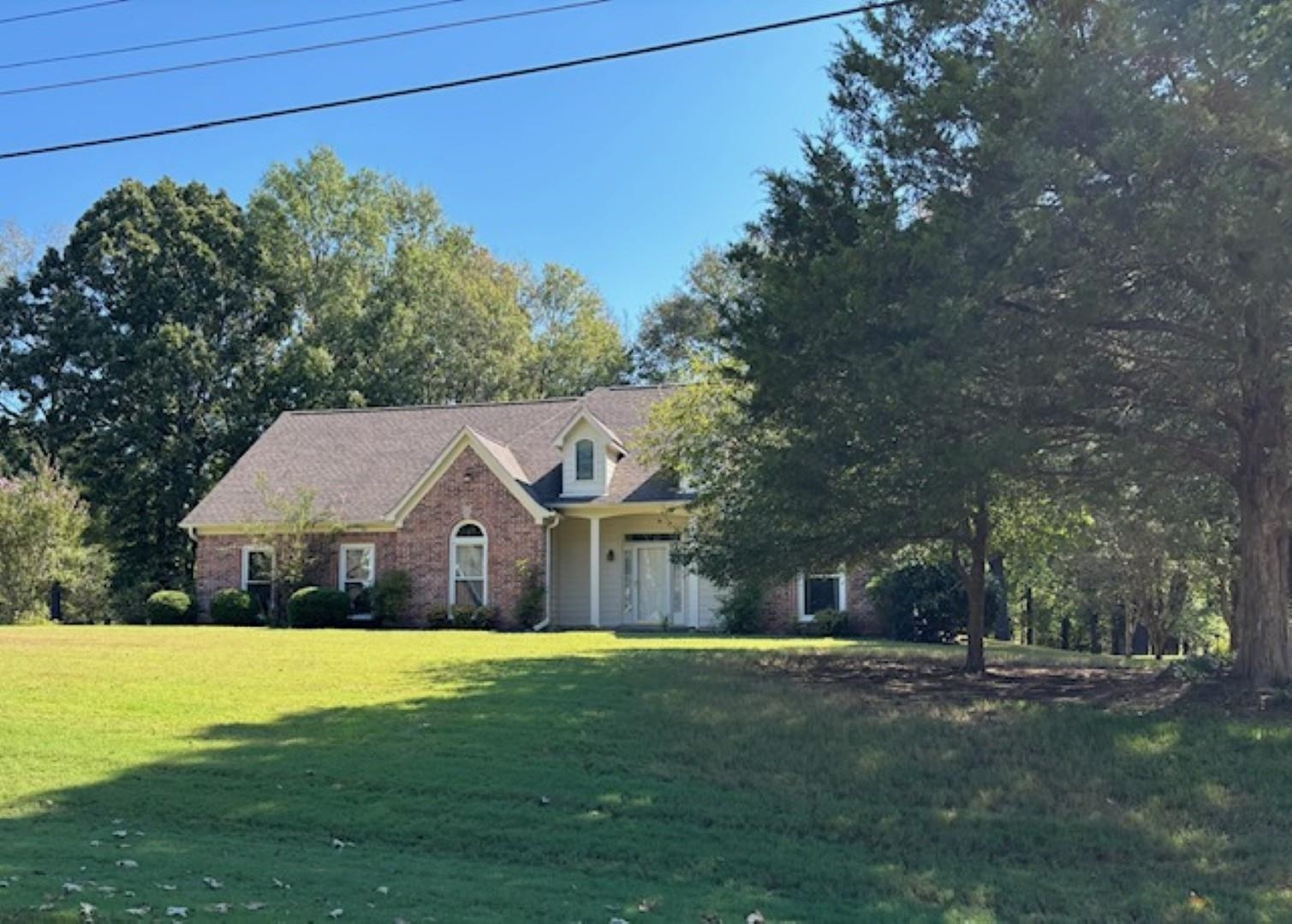 110 Shady Oaks Dr Property Photo 1