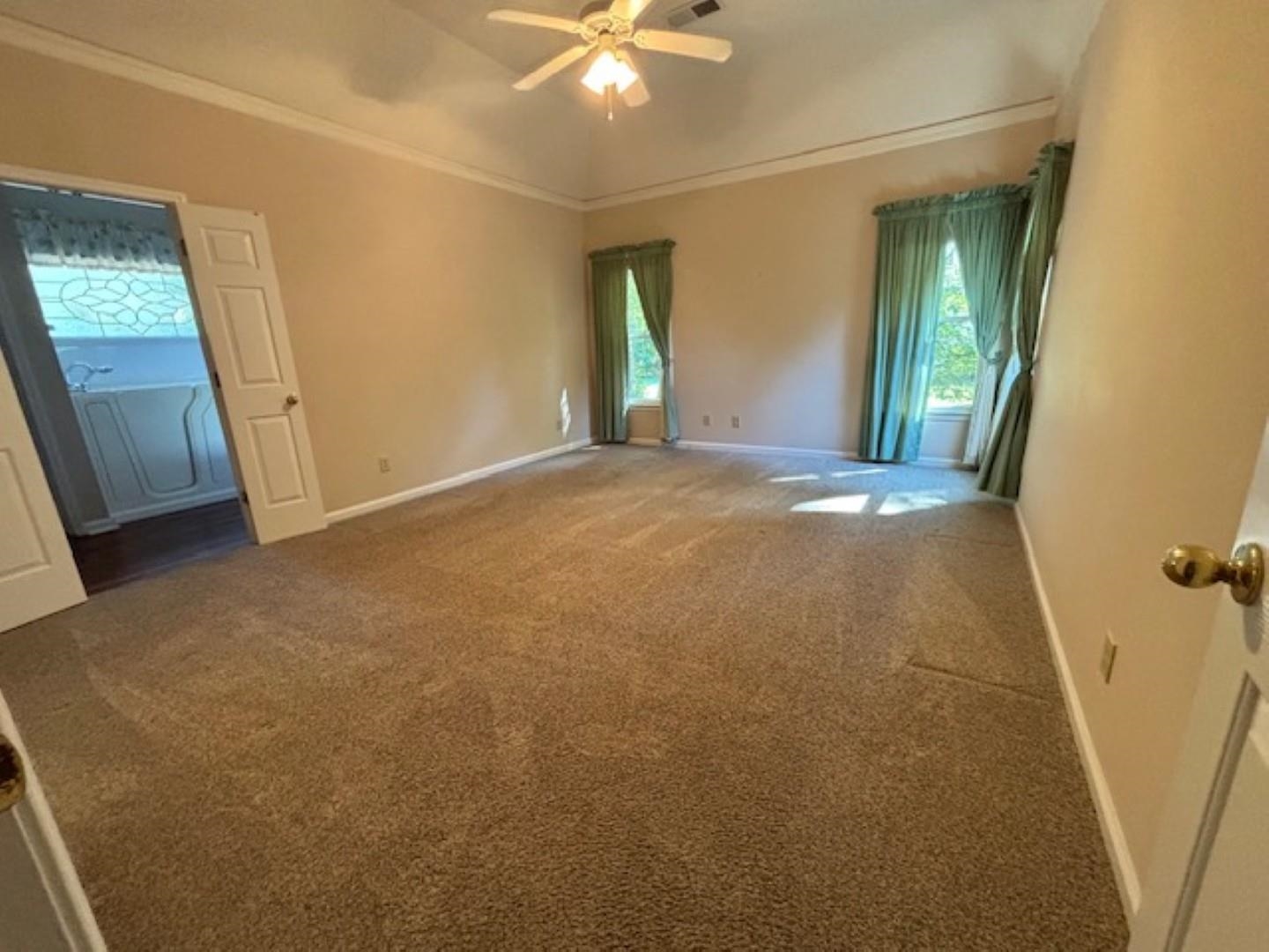 110 Shady Oaks Dr Property Photo 9