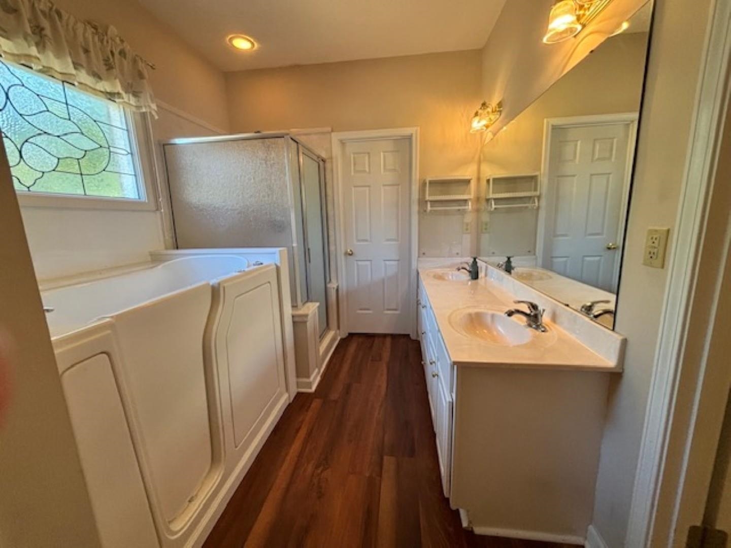 110 Shady Oaks Dr Property Photo 10