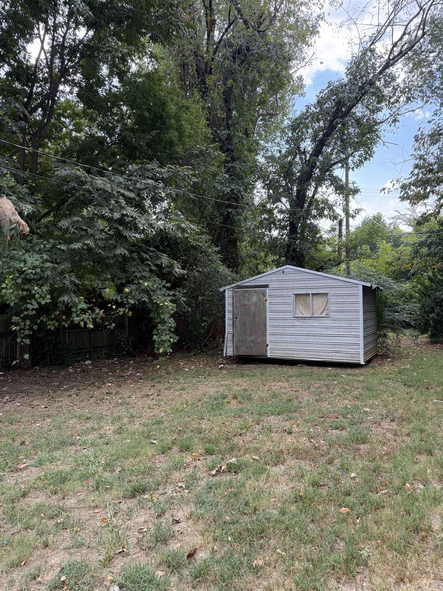 2455 Twain Ave Property Photo 5