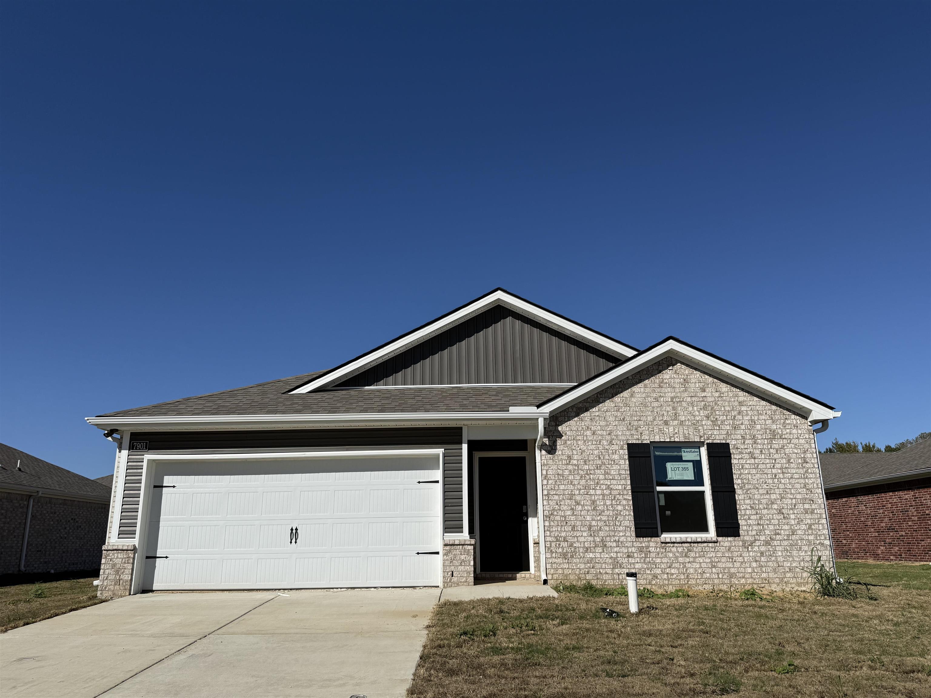 7901 CLOVE PASTURE DR E Property Photo 1