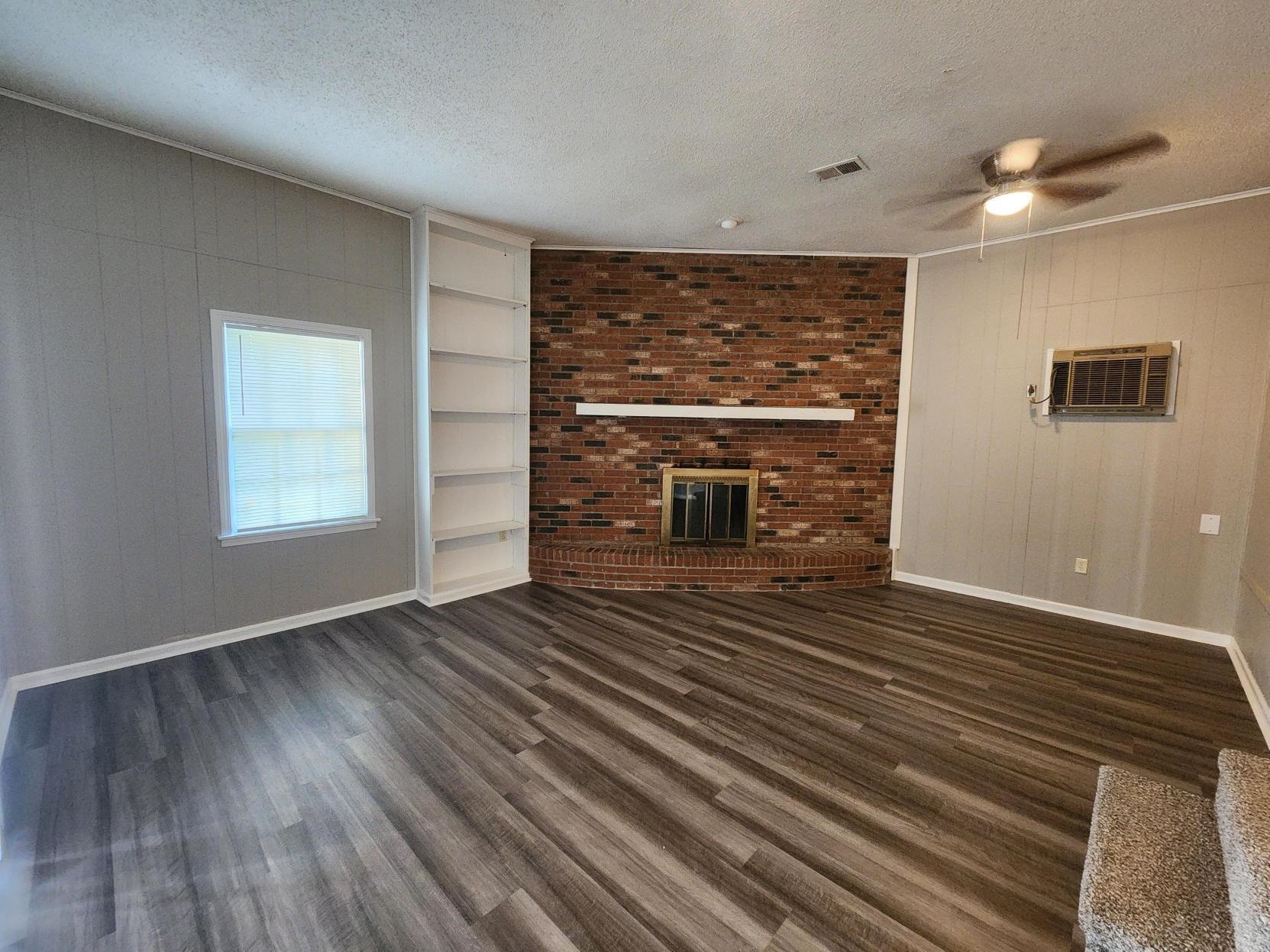 4425 Boyce Rd Property Photo 7