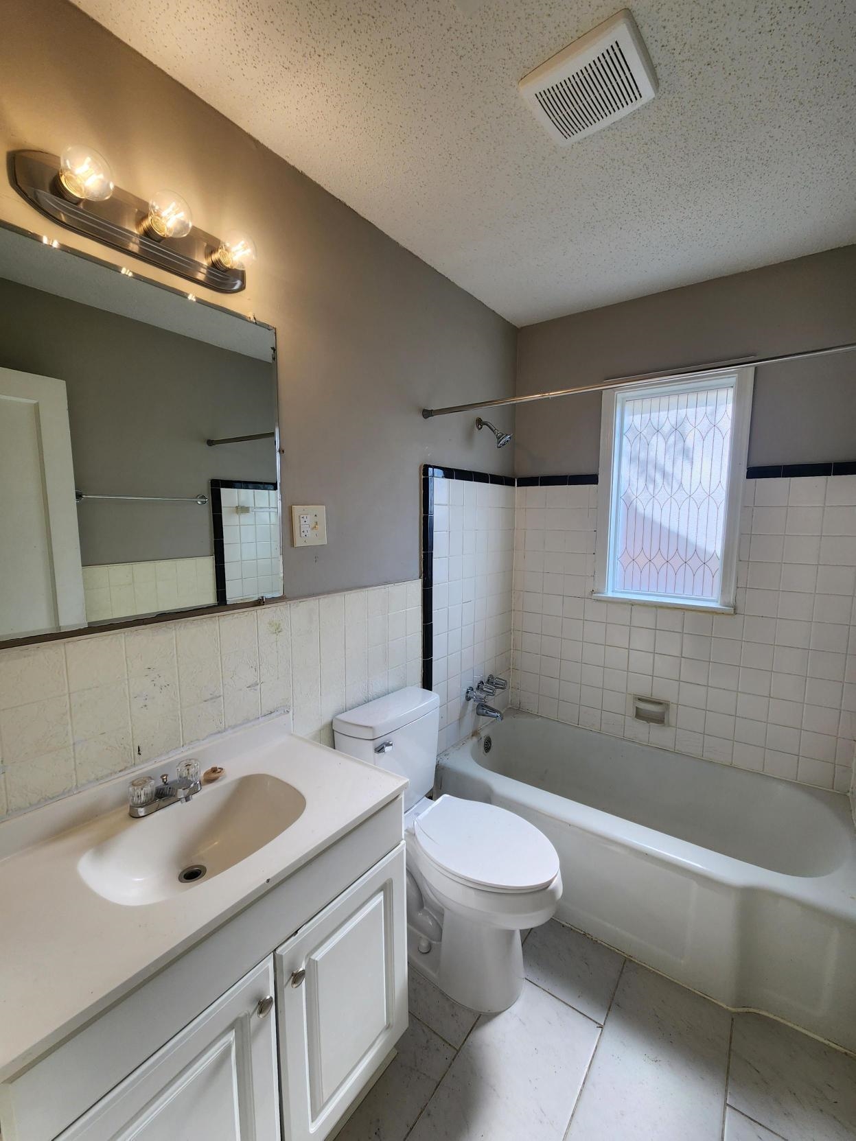 4425 Boyce Rd Property Photo 10