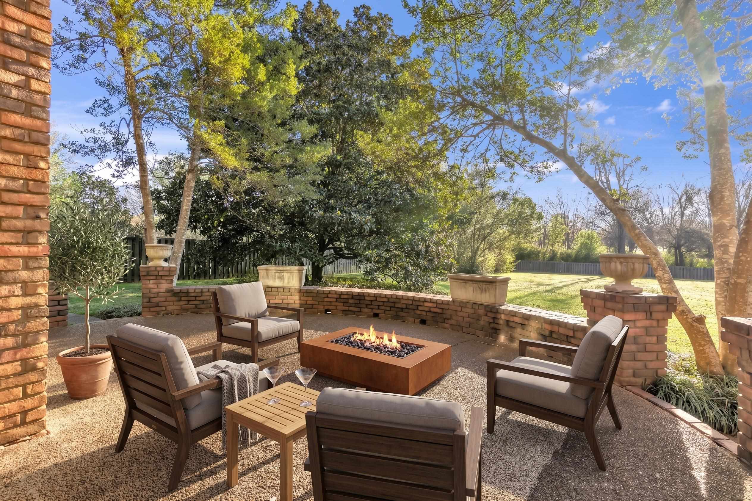 2660 Dibrell Trail Dr Property Photo 3