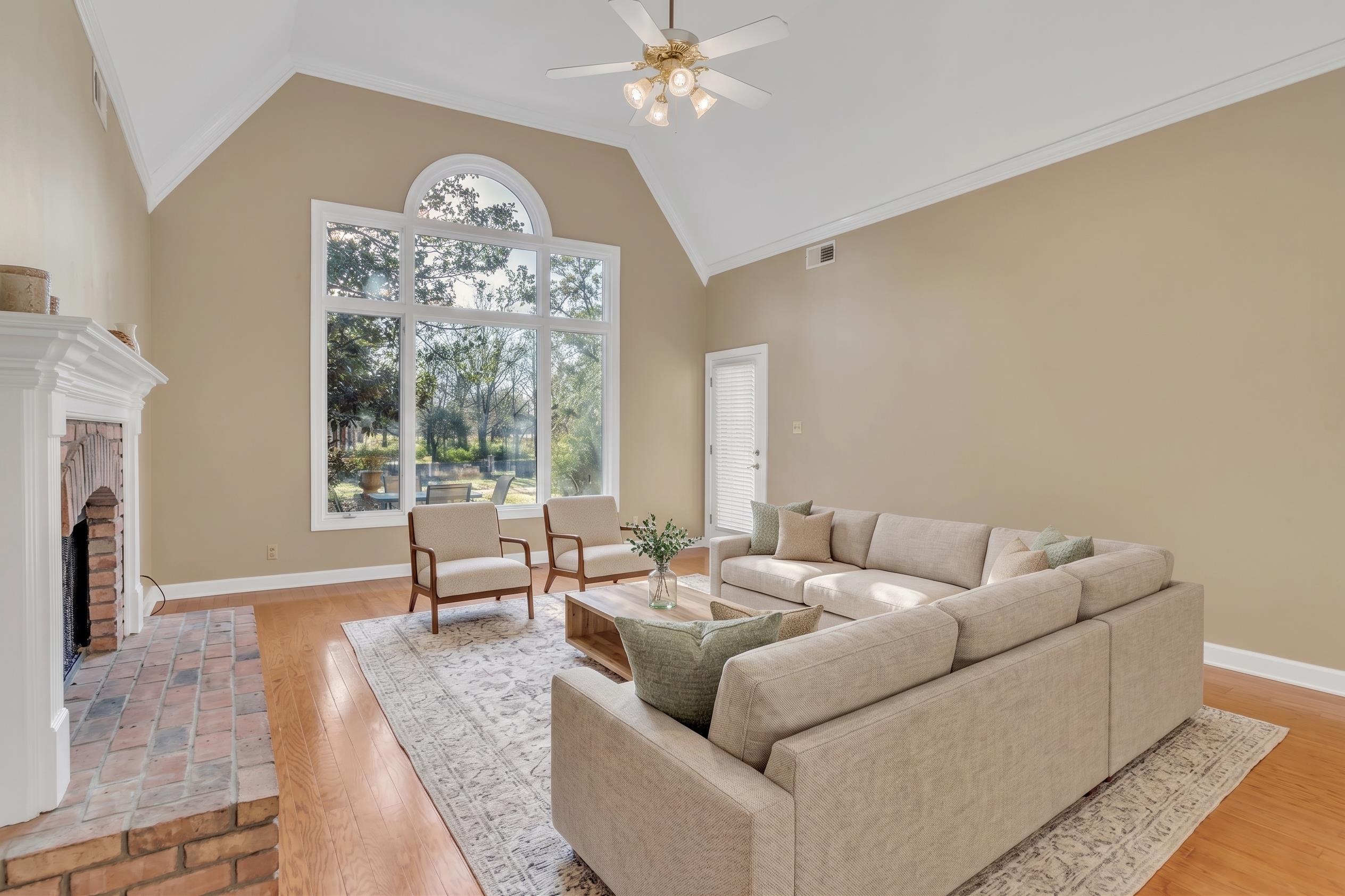 2660 Dibrell Trail Dr Property Photo 5