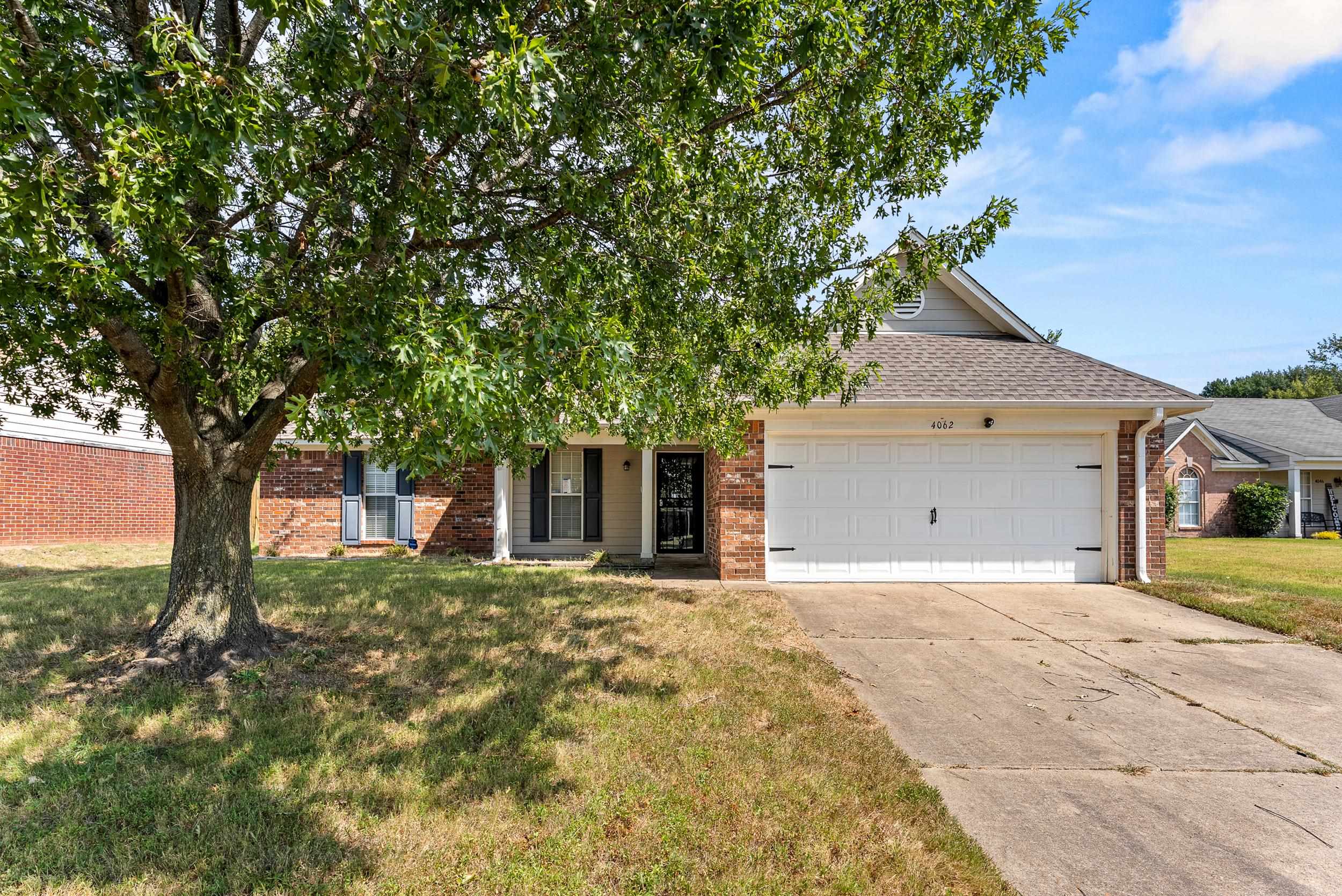 4062 Rosebury Ln Property Photo 2