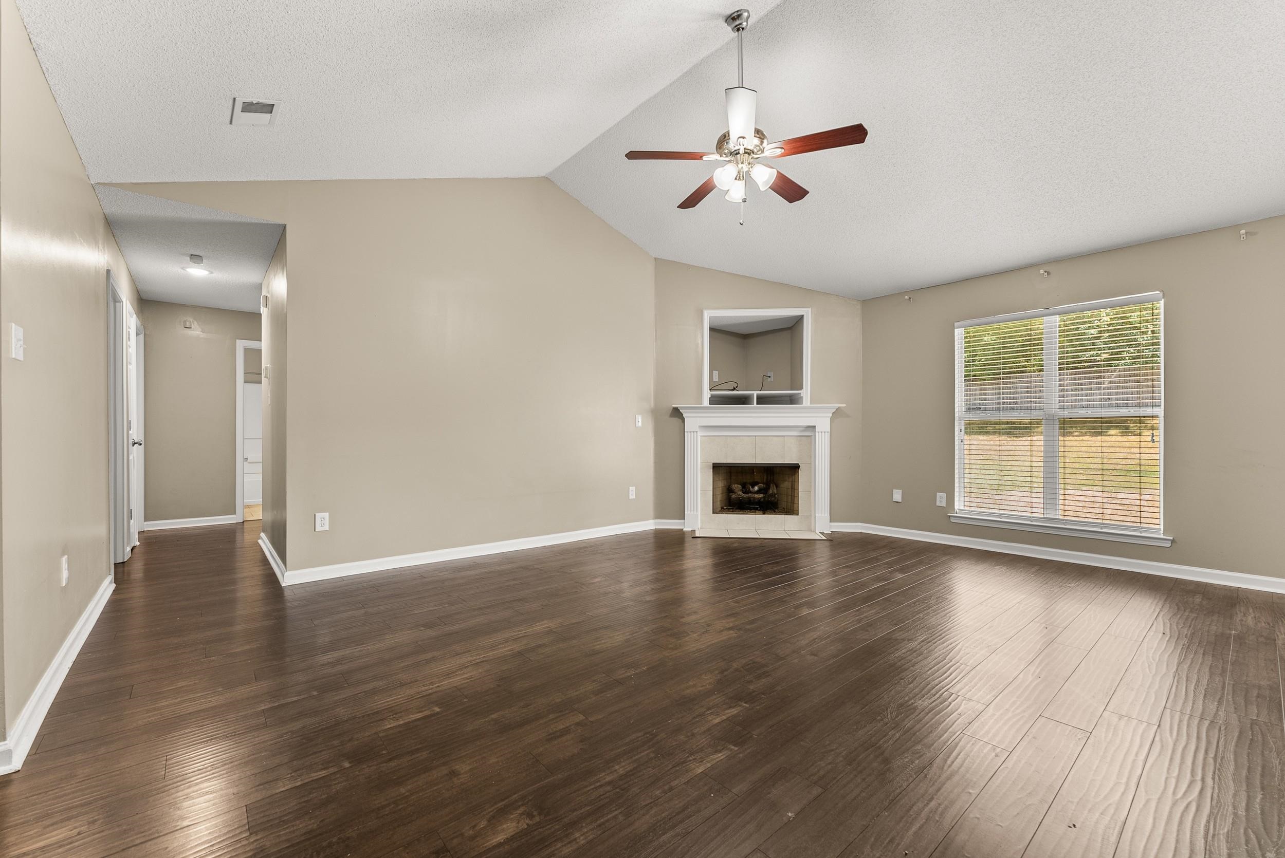 4062 Rosebury Ln Property Photo 5