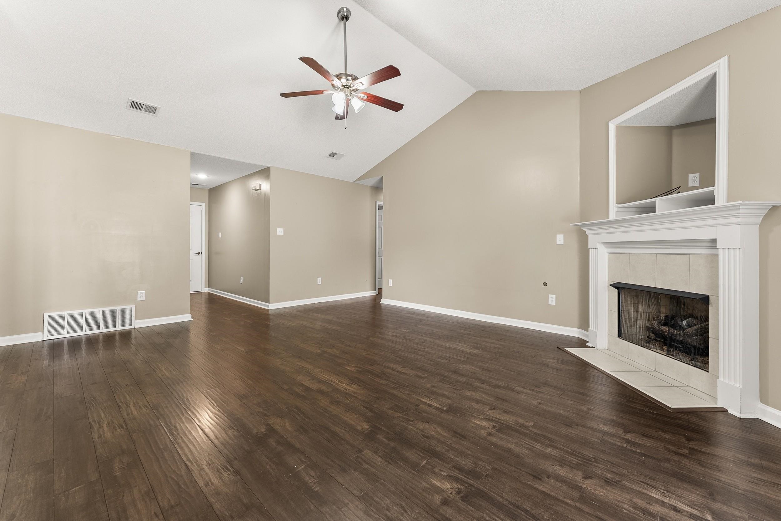 4062 Rosebury Ln Property Photo 6