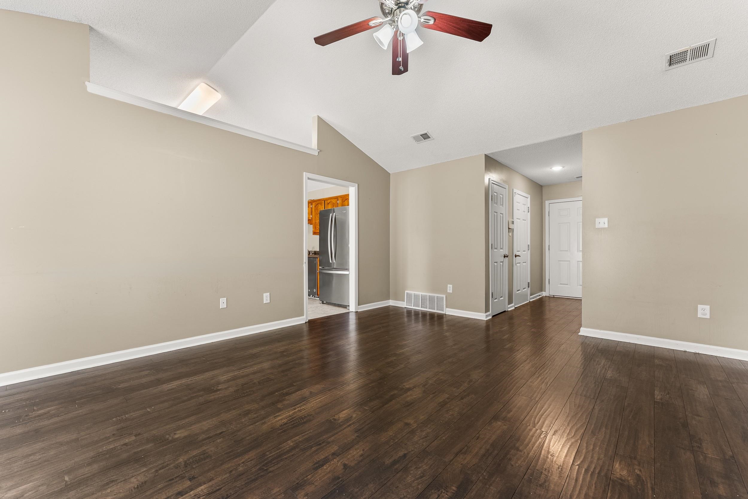 4062 Rosebury Ln Property Photo 7