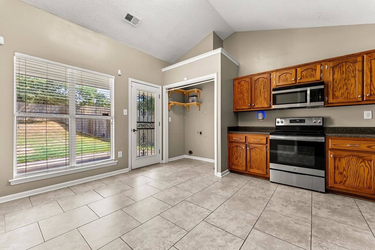 4062 Rosebury Ln Property Photo 9