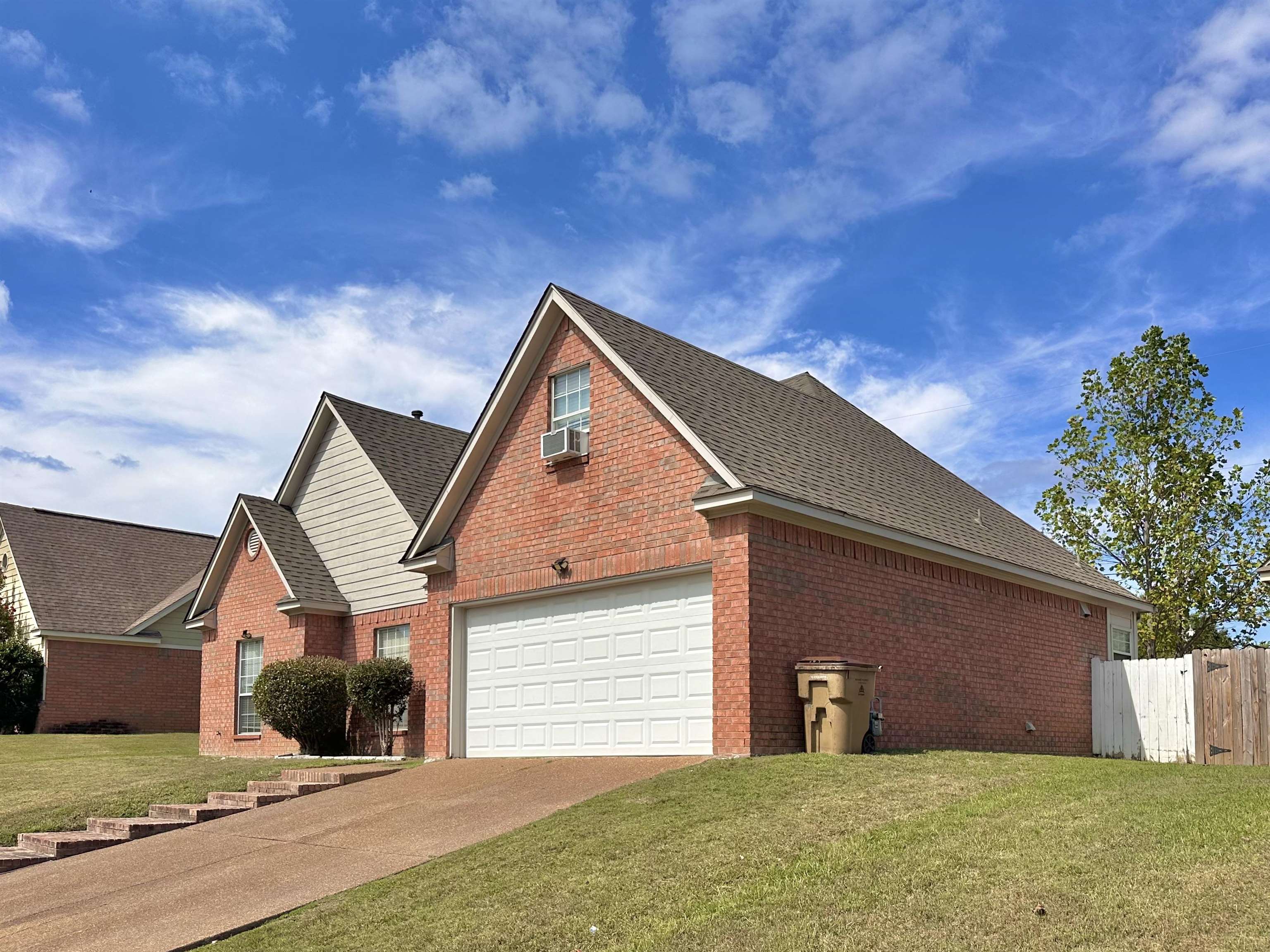 5662 Morning Flower Dr Property Photo 3