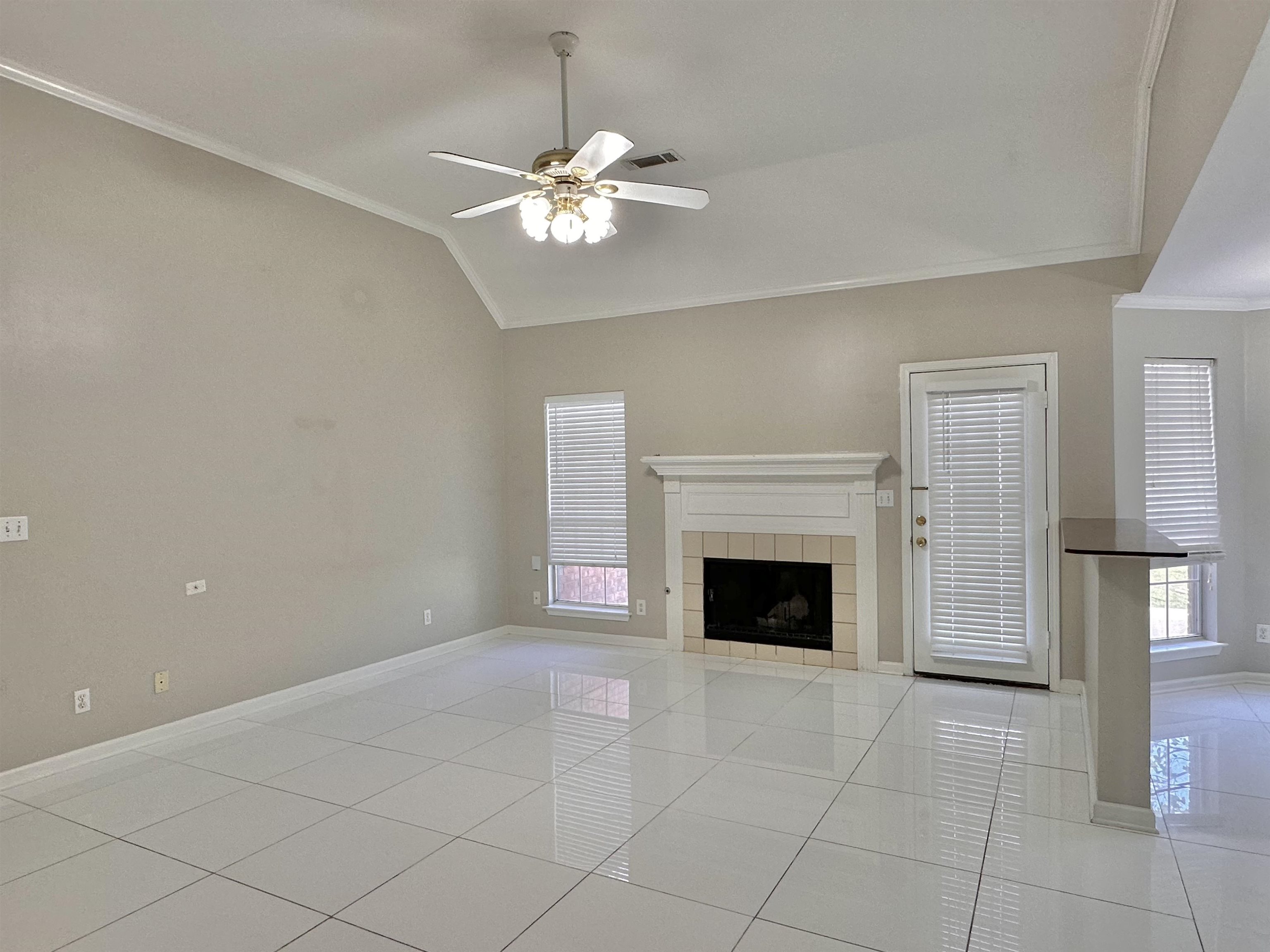 5662 Morning Flower Dr Property Photo 4
