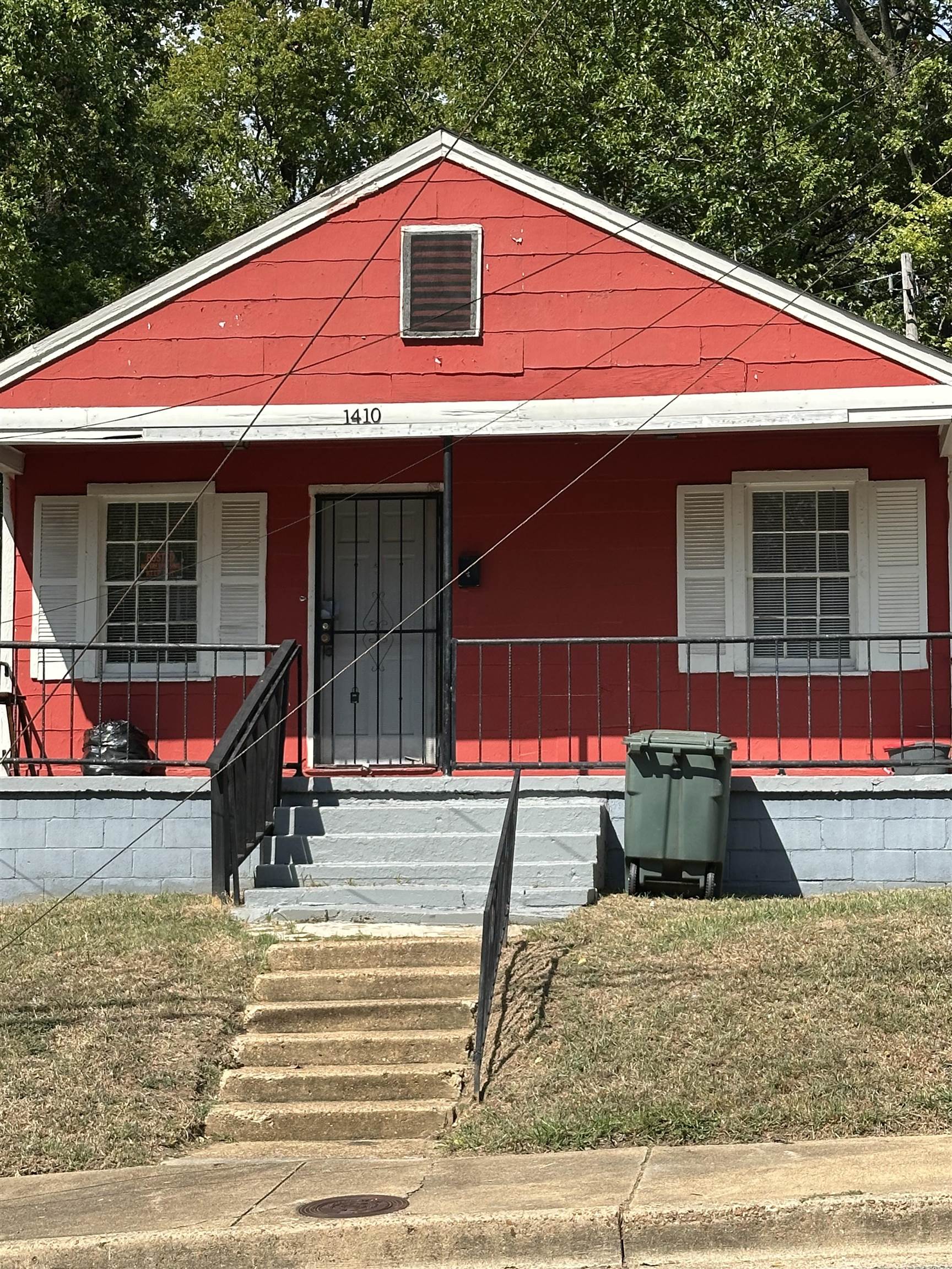 1410 GOLD AVE Property Photo 1
