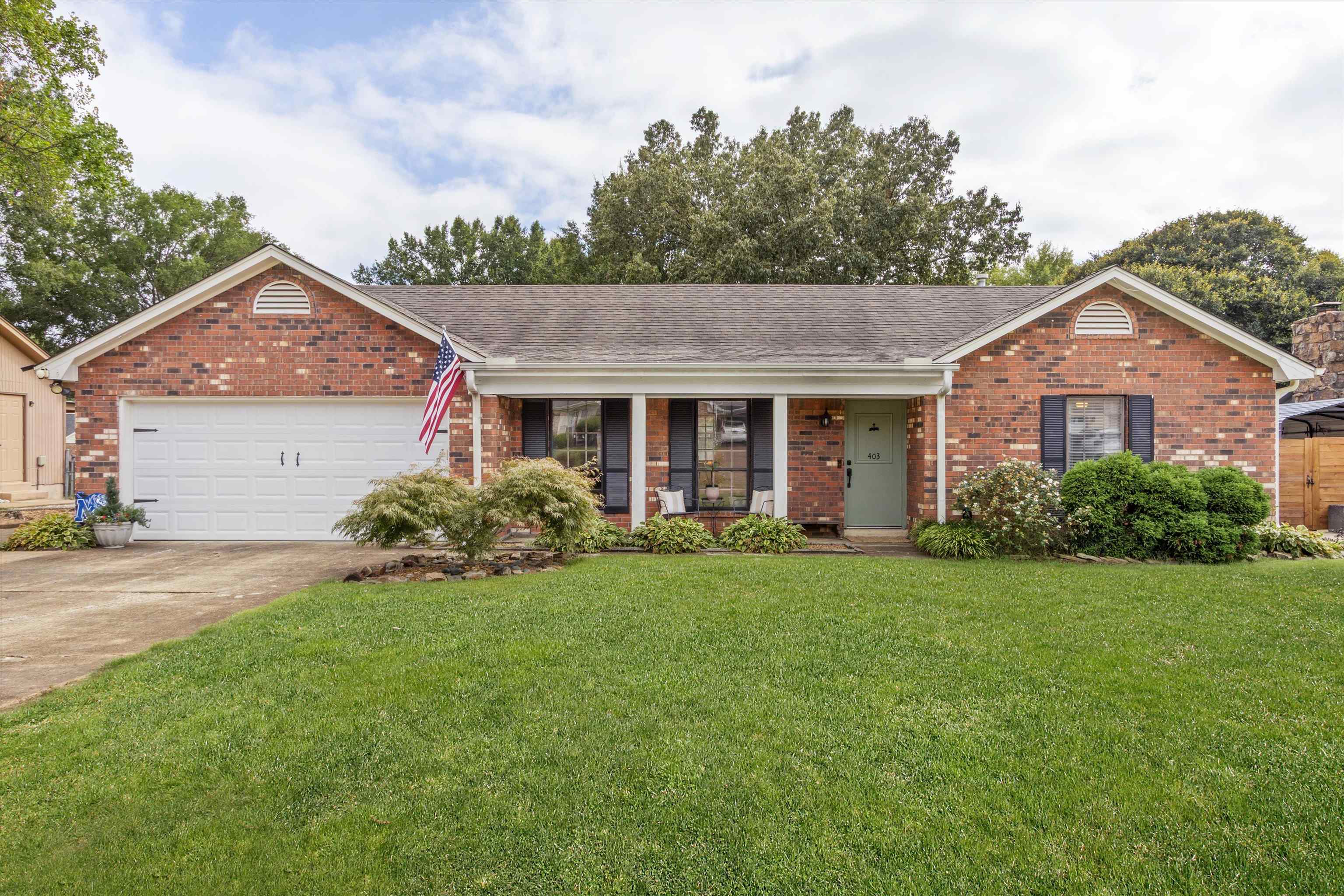 403 LAURA ANN DR Property Photo 1