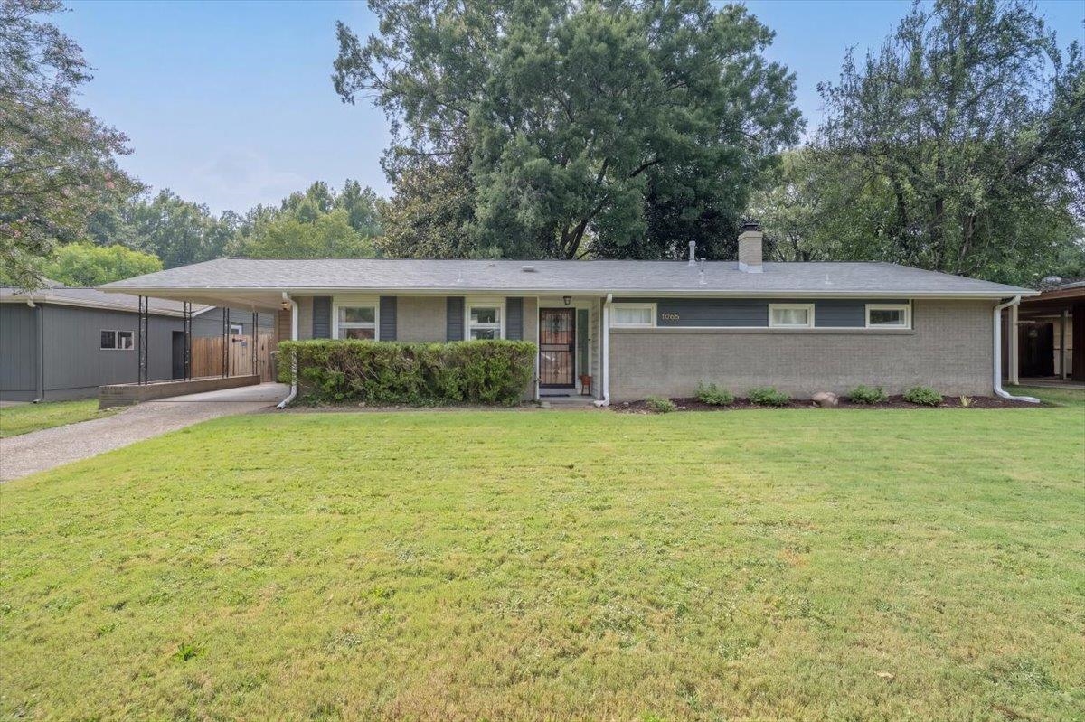 1065 Ivy Rd Property Photo 1