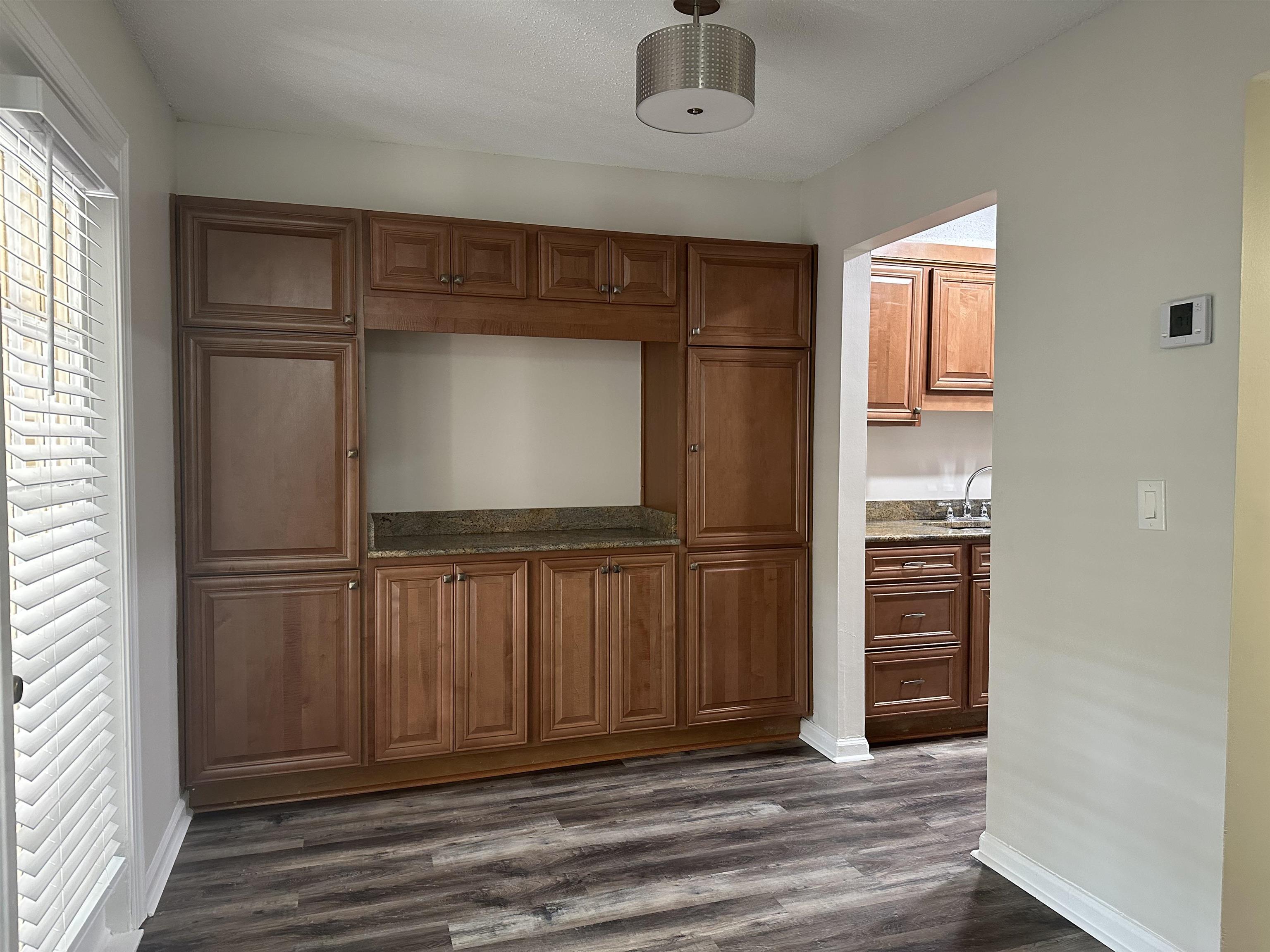 1207 Chamberlain Dr 102 Property Photo 5