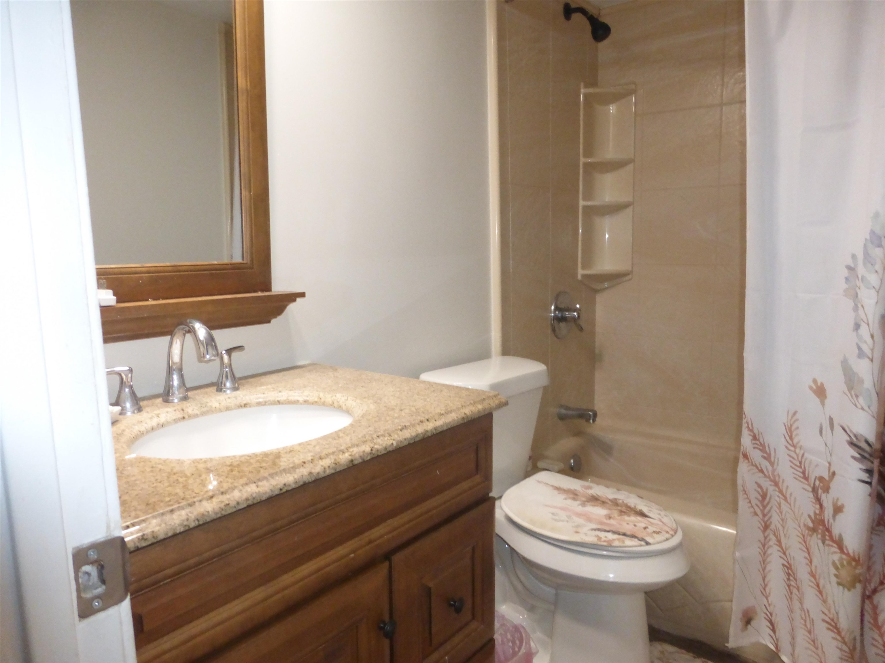 1207 Chamberlain Dr 102 Property Photo 13