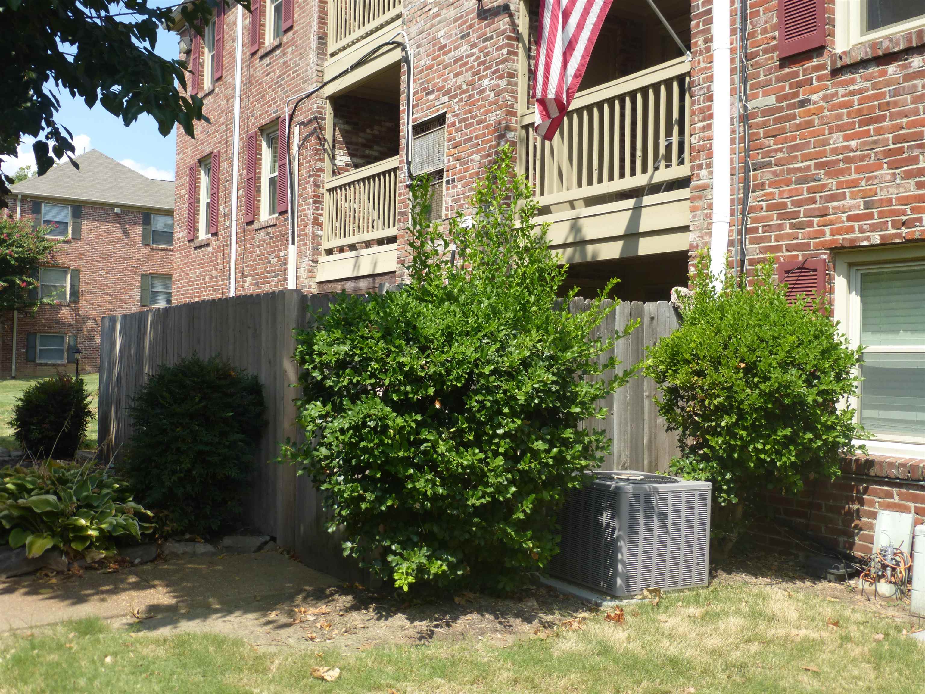 1207 Chamberlain Dr 102 Property Photo 15