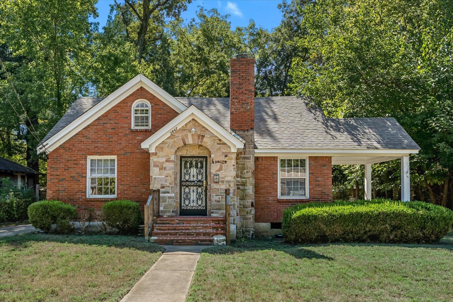 3847 Faxon Ave Property Photo 1