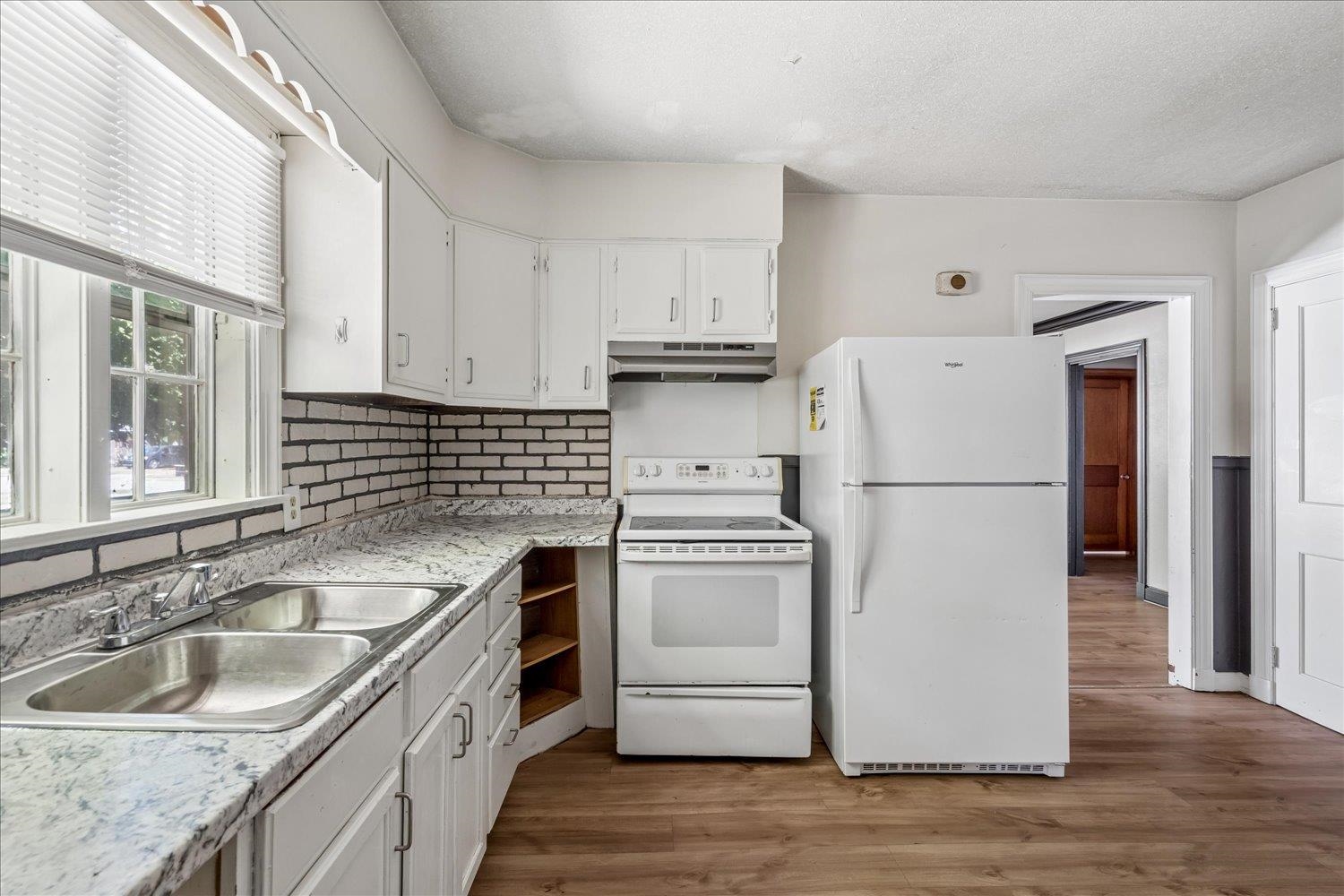 3847 Faxon Ave Property Photo 12