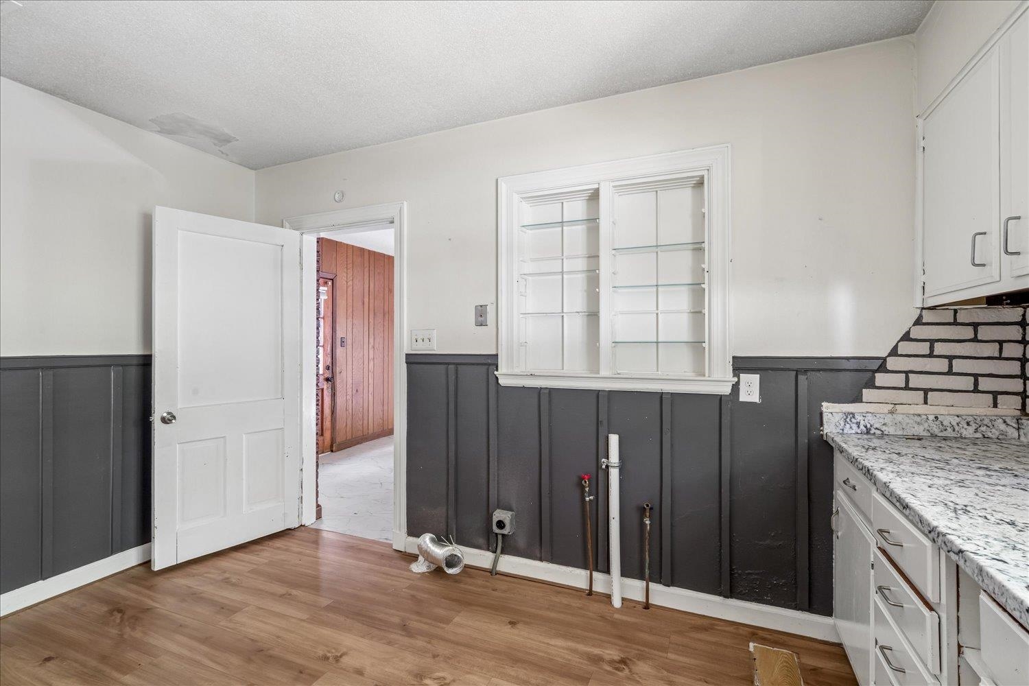 3847 Faxon Ave Property Photo 13