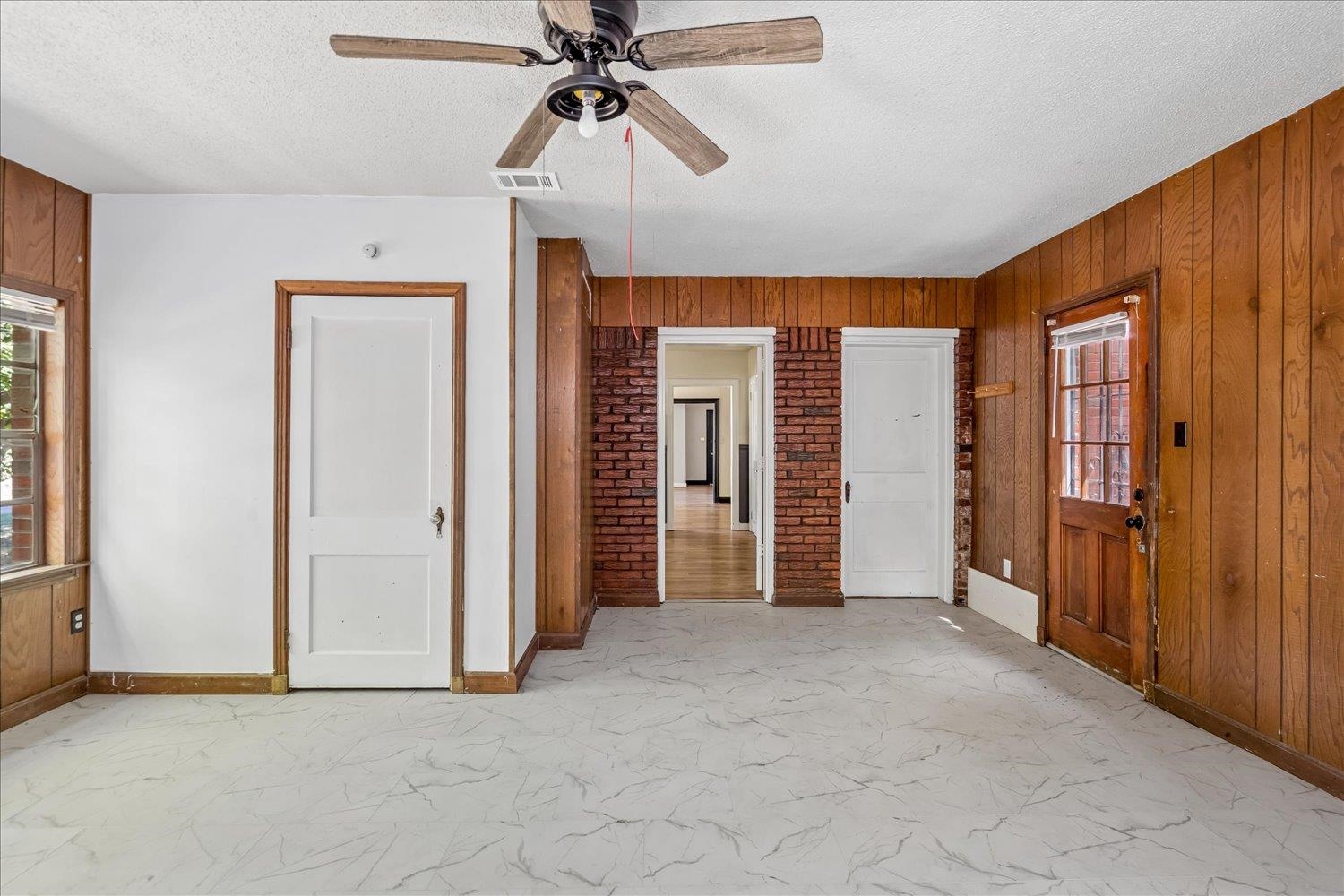 3847 Faxon Ave Property Photo 16