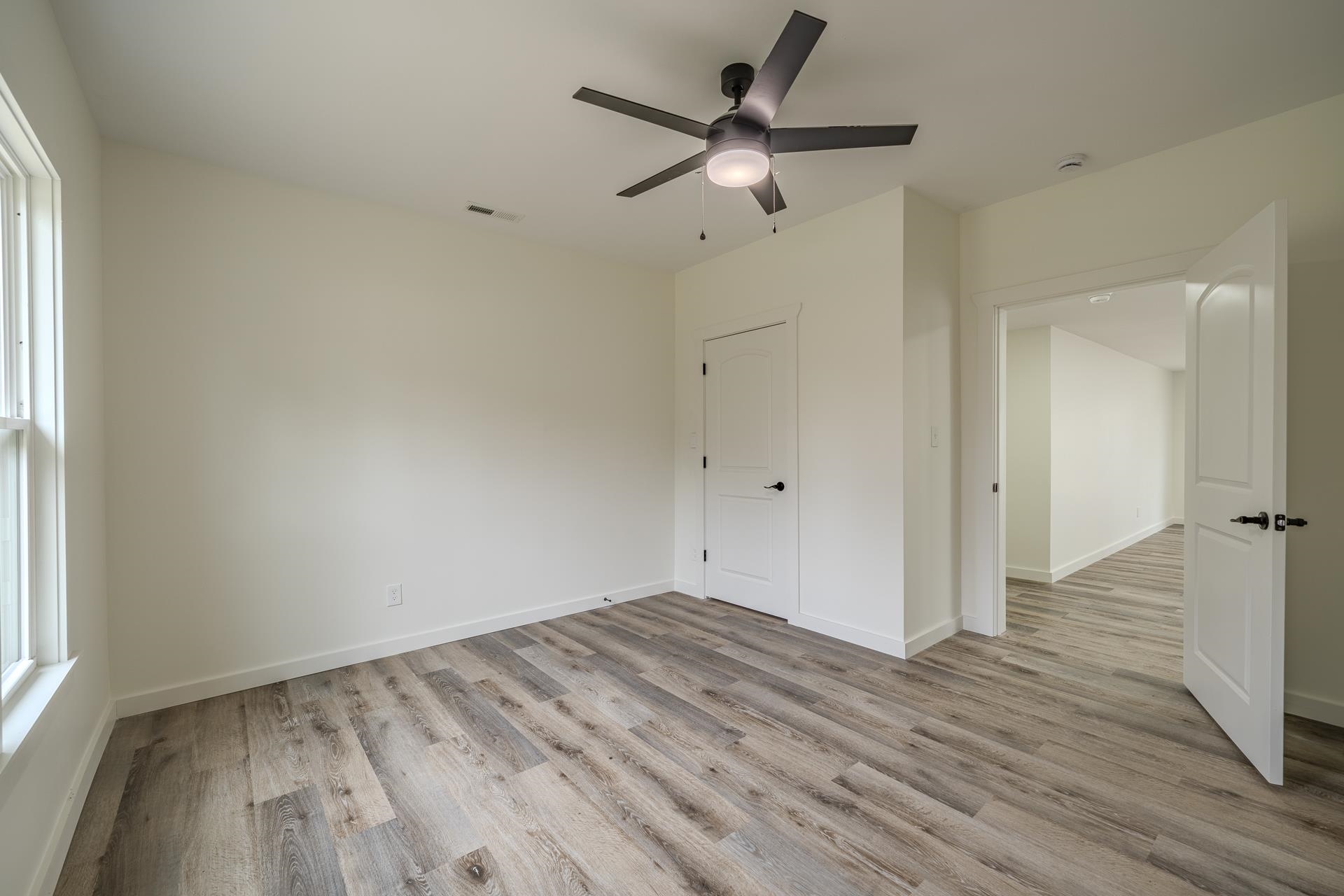 900 Pinhook Dr Property Photo 17