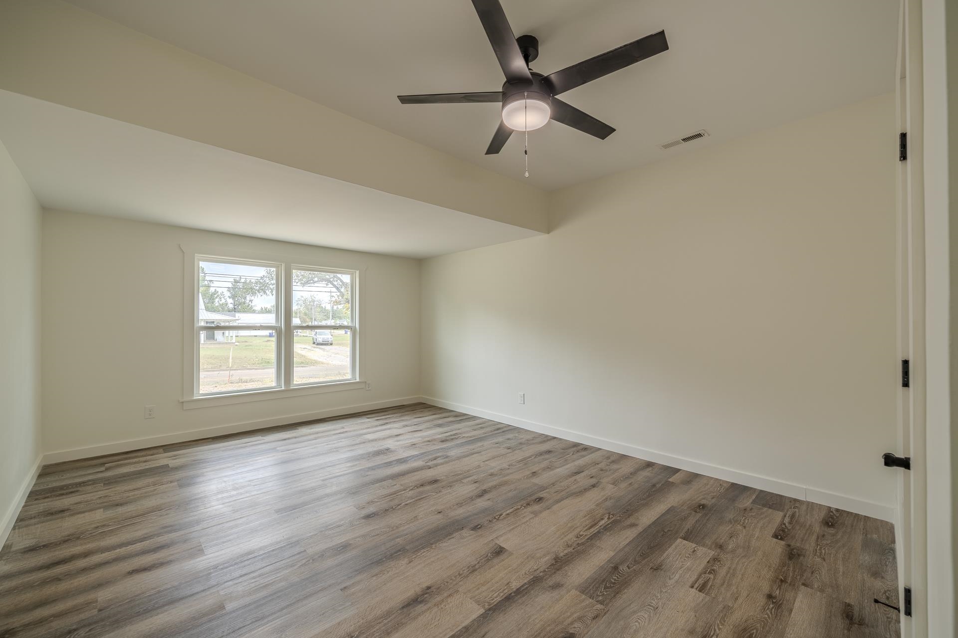 900 Pinhook Dr Property Photo 18