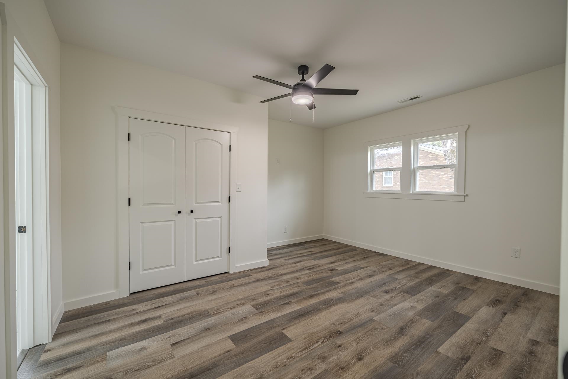 900 Pinhook Dr Property Photo 21