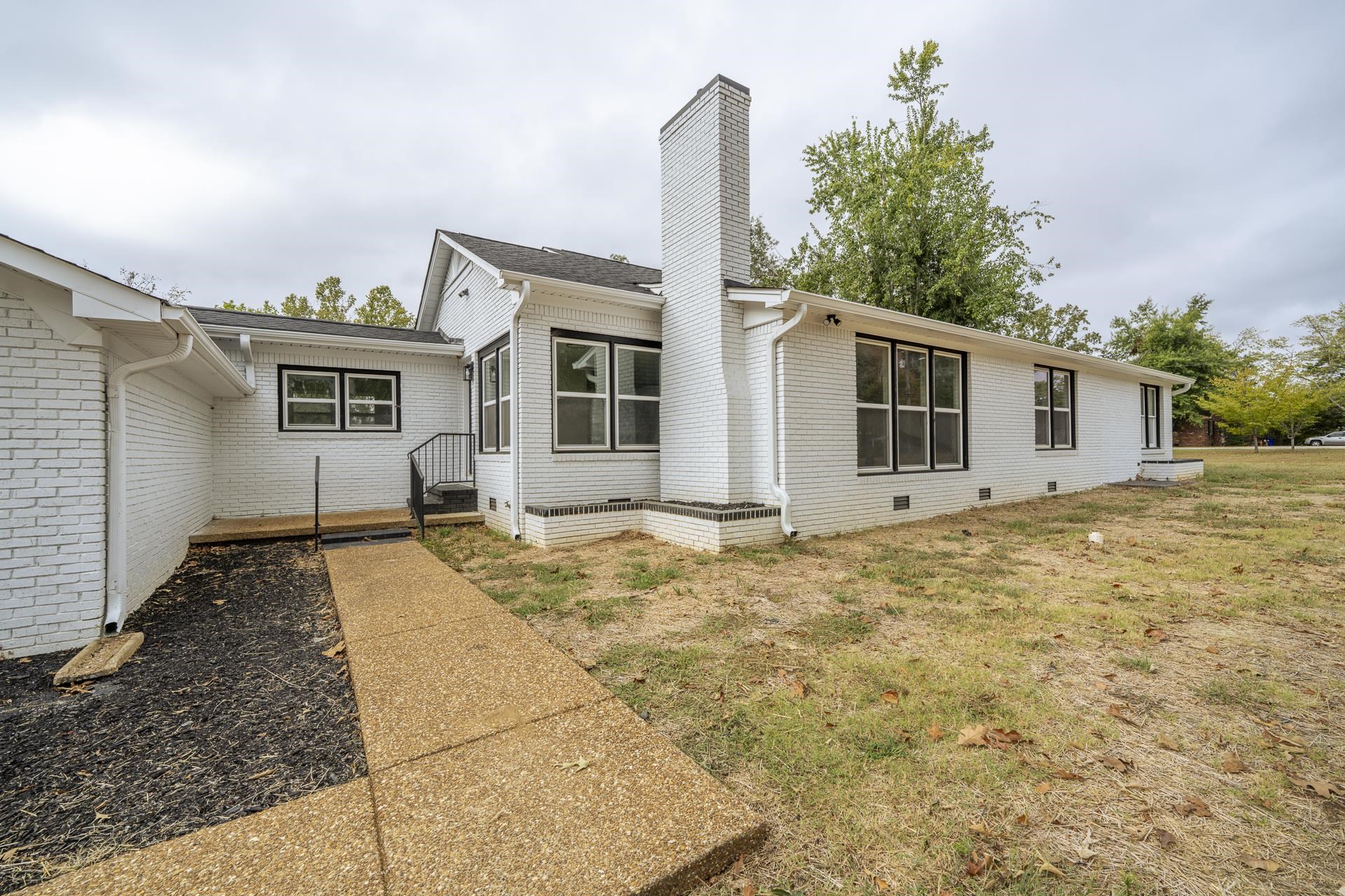 900 Pinhook Dr Property Photo 23